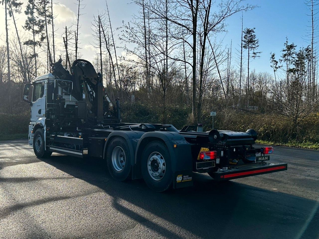 MAN TGS 26.470 6x2 Abrollkipper + Kran Hiab 138-3 - Camião polibenne, Camião grua: foto 4 MAN TGS 26.470 6x2 Abrollkipper + Kran Hiab 138-3 - Camião polibenne, Camião grua: foto 4