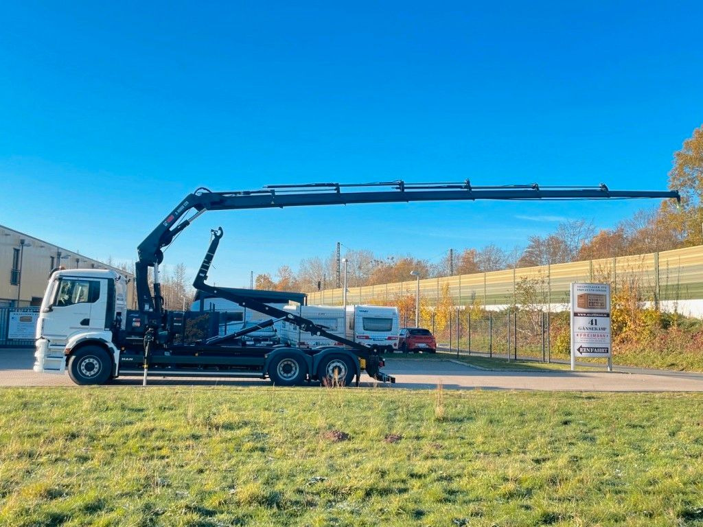 MAN TGS 26.470 6x2 Abrollkipper + Kran Hiab 228-6 - Camião polibenne, Camião grua: foto 3 MAN TGS 26.470 6x2 Abrollkipper + Kran Hiab 228-6 - Camião polibenne, Camião grua: foto 3