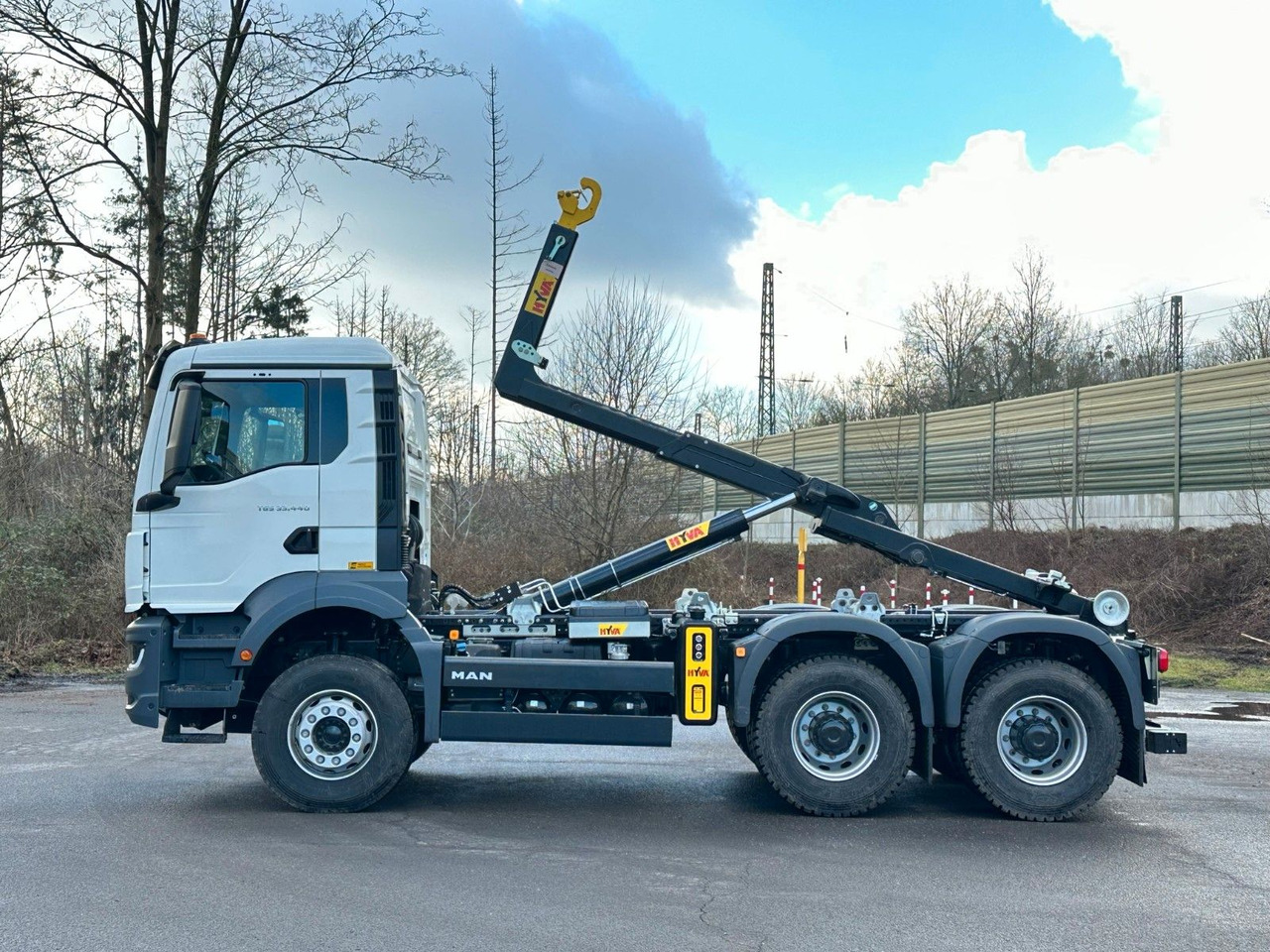MAN TGS 33.440 6x4 Euro6e Abrollkipper Hyva - Camião polibenne, Camião grua: foto 3 MAN TGS 33.440 6x4 Euro6e Abrollkipper Hyva - Camião polibenne, Camião grua: foto 3