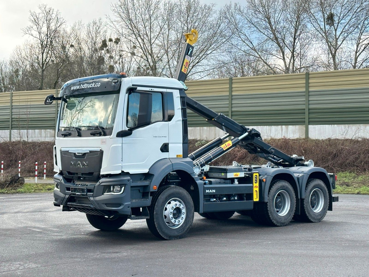 MAN TGS 33.440 6x4 Euro6e Abrollkipper Hyva - Camião polibenne, Camião grua: foto 2 MAN TGS 33.440 6x4 Euro6e Abrollkipper Hyva - Camião polibenne, Camião grua: foto 2