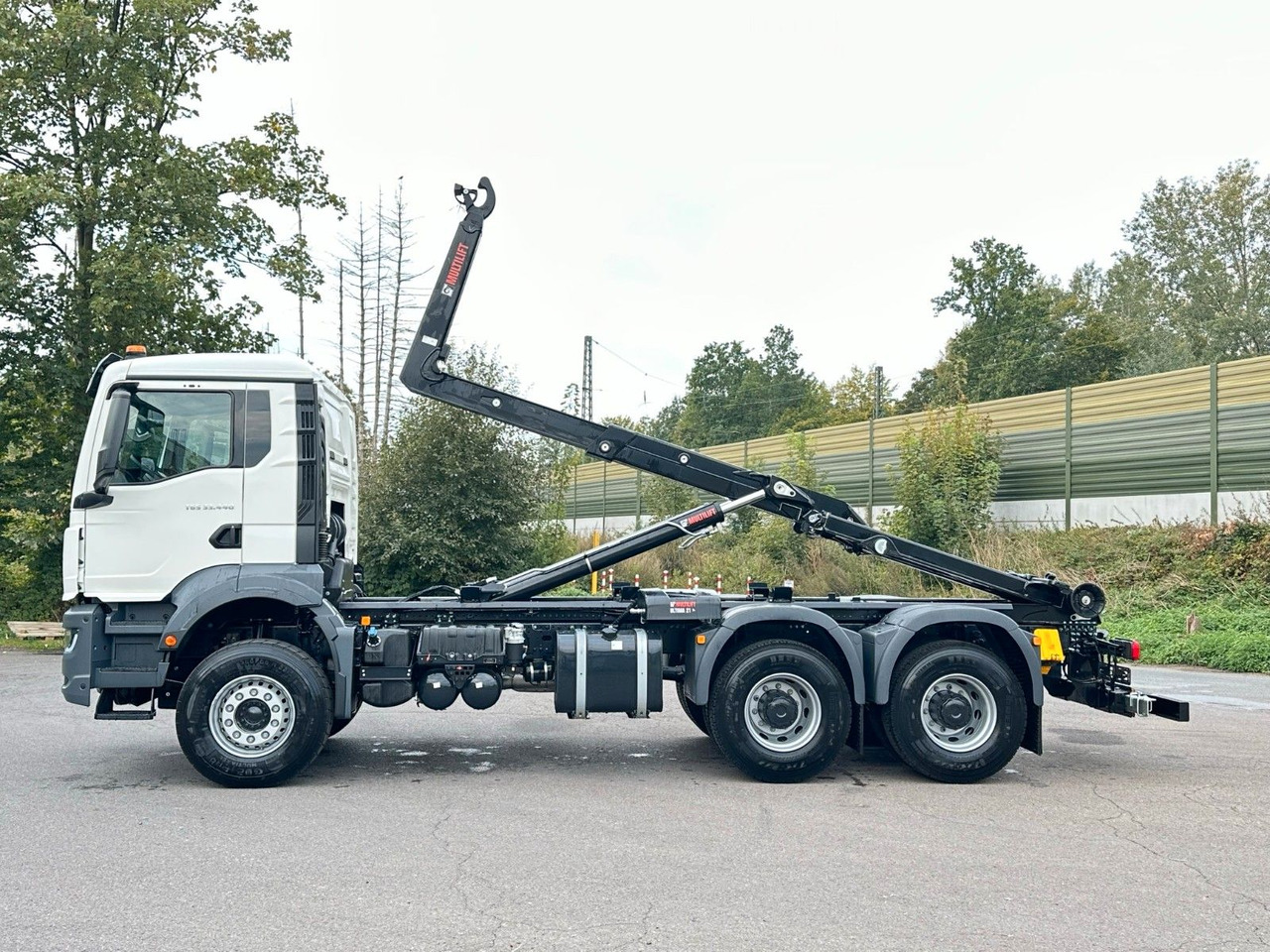 MAN TGS 33.440 6x4 Euro6e MultiLift 21S59 - Camião polibenne, Camião grua: foto 3 MAN TGS 33.440 6x4 Euro6e MultiLift 21S59 - Camião polibenne, Camião grua: foto 3