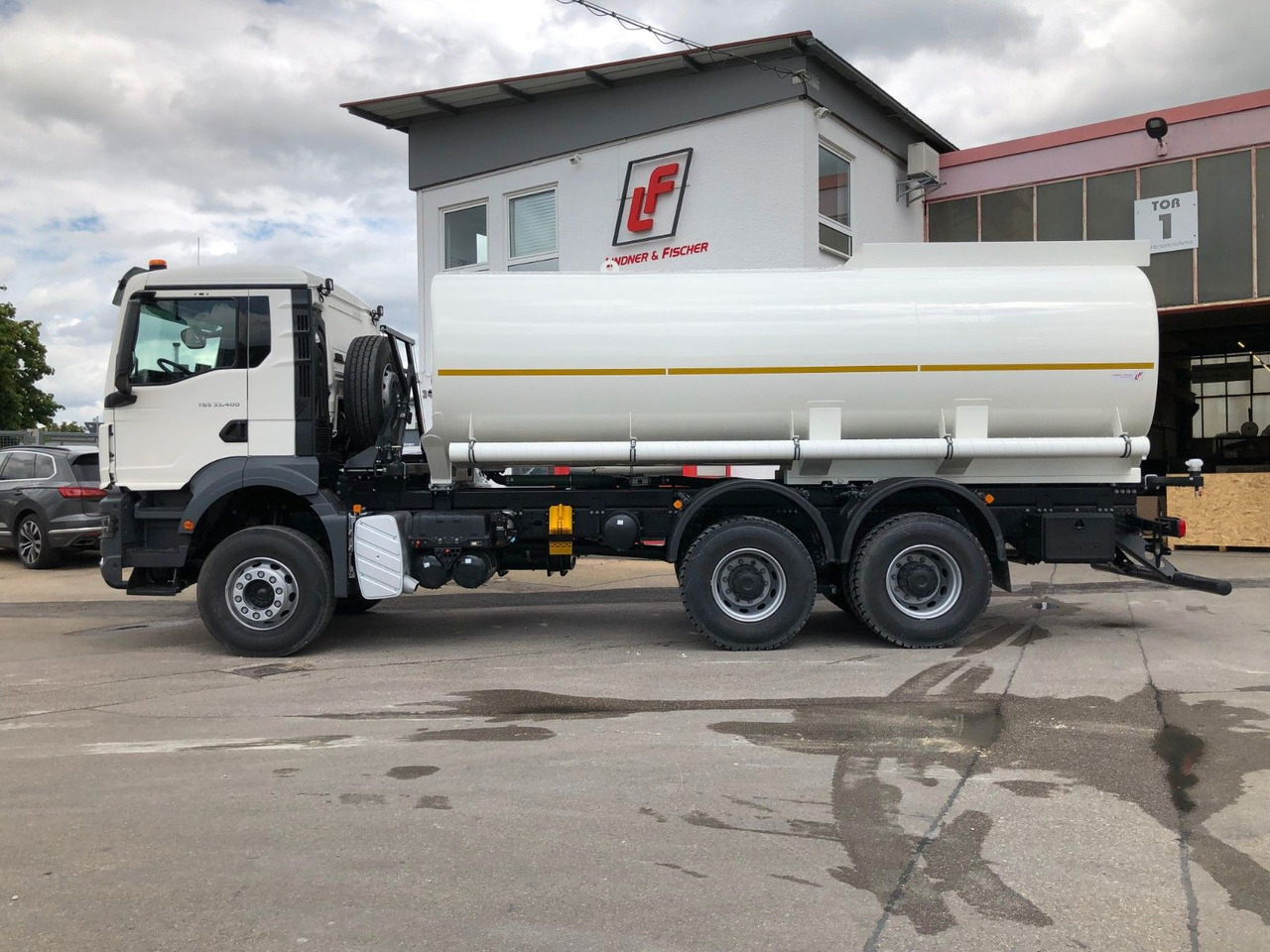 MAN TGS 33.440 6x4 Wasser Tank 20.000 - Camião cisterna, Camião grua: foto 1 MAN TGS 33.440 6x4 Wasser Tank 20.000 - Camião cisterna, Camião grua: foto 1