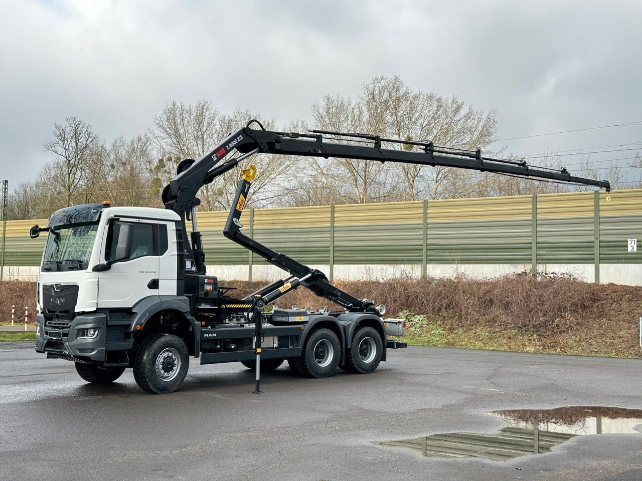 MAN TGS 33.440 6x6 BB Abrollkipper+Kran Hiab 228-6 - Camião polibenne, Camião grua: foto 2 MAN TGS 33.440 6x6 BB Abrollkipper+Kran Hiab 228-6 - Camião polibenne, Camião grua: foto 2