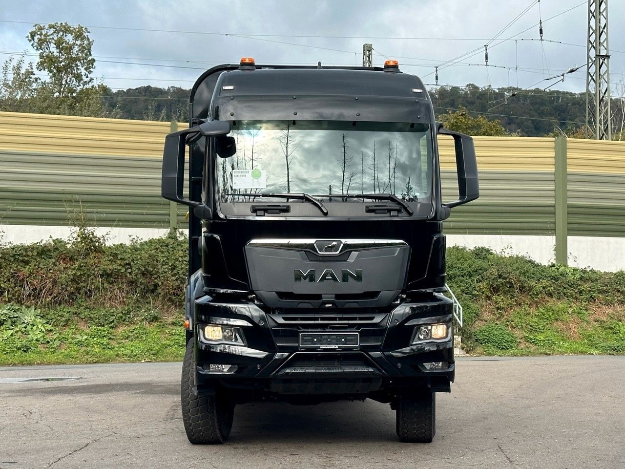 MAN TGS 33.520 6X6 Euro6e LogLift 165 Z - Camião de transporte de madeira, Camião grua: foto 2 MAN TGS 33.520 6X6 Euro6e LogLift 165 Z - Camião de transporte de madeira, Camião grua: foto 2