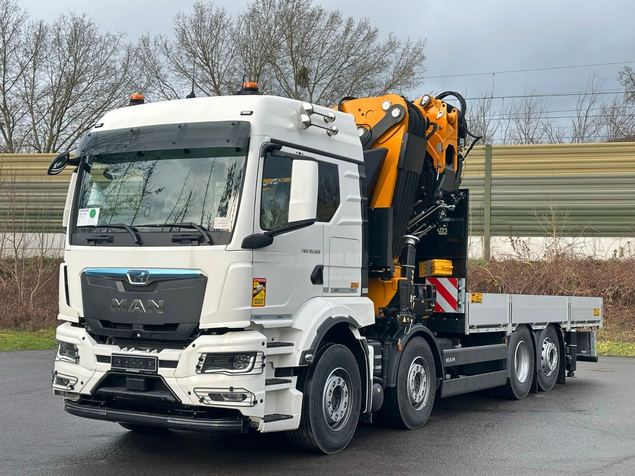 MAN TGS 35.520 8X2 Hiab EFFER 955-8s +Jib 6s - Camião de caixa aberta/ Plataforma, Camião grua: foto 2 MAN TGS 35.520 8X2 Hiab EFFER 955-8s +Jib 6s - Camião de caixa aberta/ Plataforma, Camião grua: foto 2