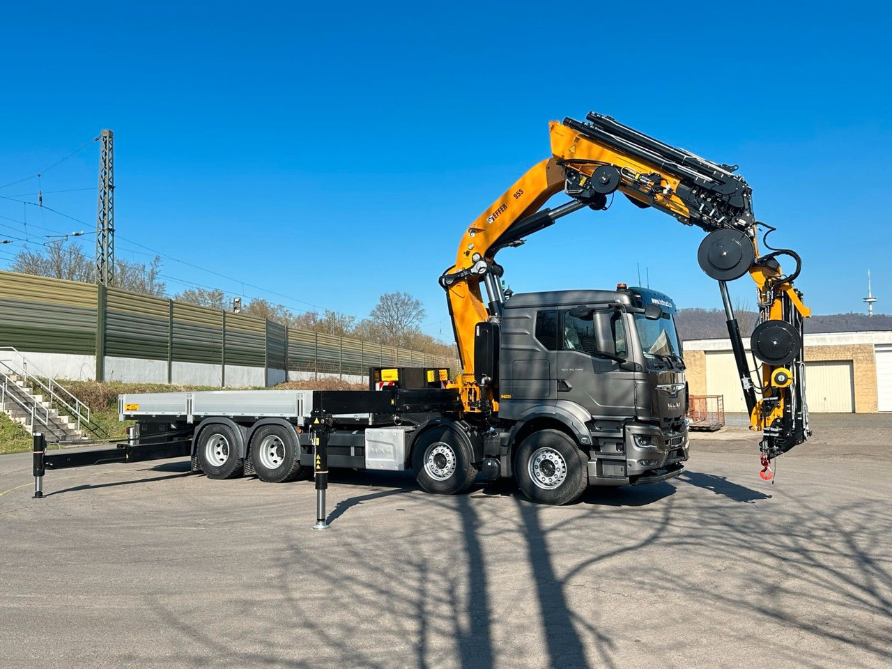 MAN TGS 35.520 8X4 TG 3 EFFER 955-8s +Jib 6sAUTOKRAN - Camião de caixa aberta/ Plataforma, Camião grua: foto 1 MAN TGS 35.520 8X4 TG 3 EFFER 955-8s +Jib 6sAUTOKRAN - Camião de caixa aberta/ Plataforma, Camião grua: foto 1