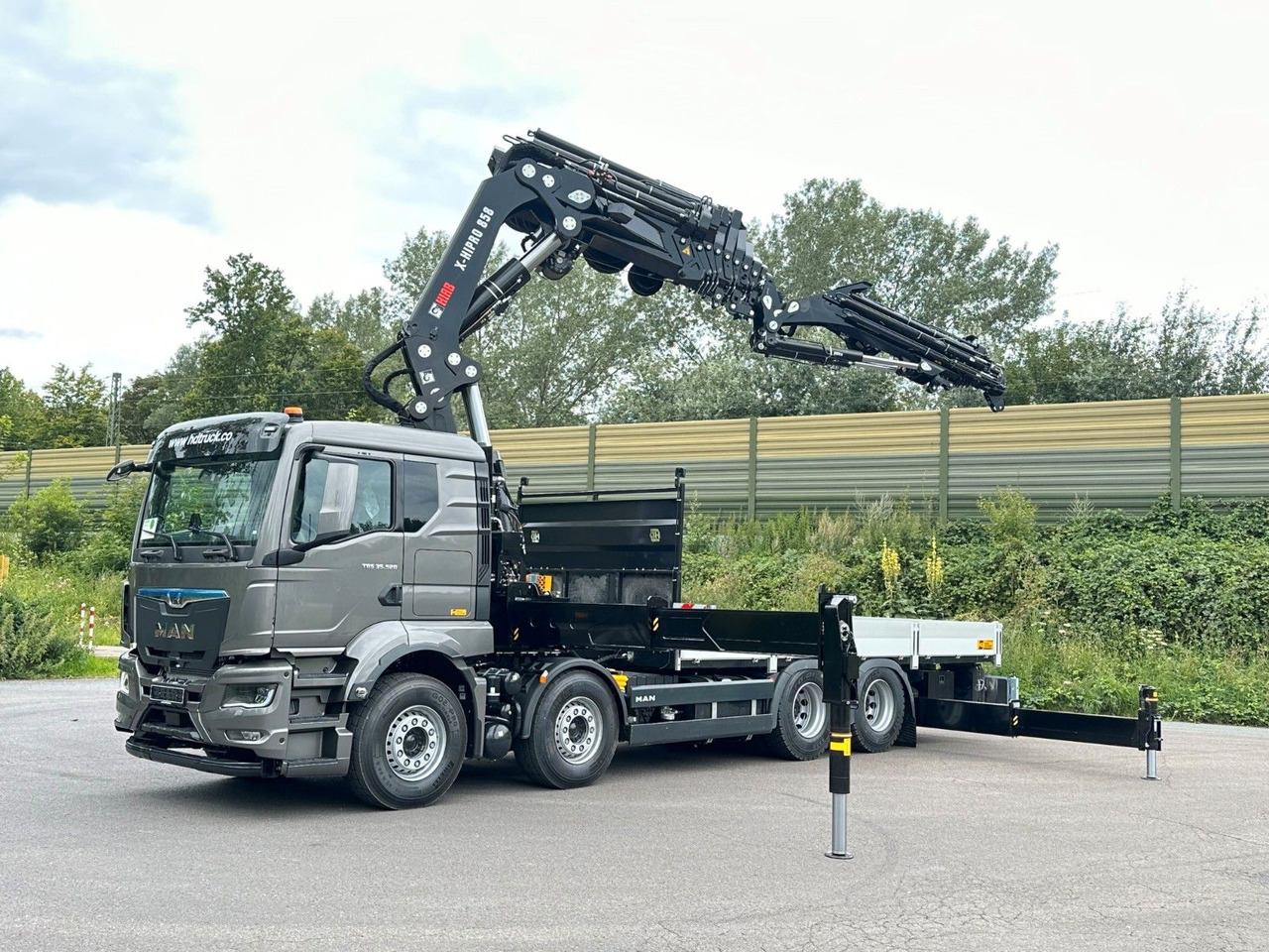MAN TGS 35.520 8x4 BL HIAB X-HiPro858E-8 & Jib150x-6 - Camião grua: foto 1 MAN TGS 35.520 8x4 BL HIAB X-HiPro858E-8 & Jib150x-6 - Camião grua: foto 1