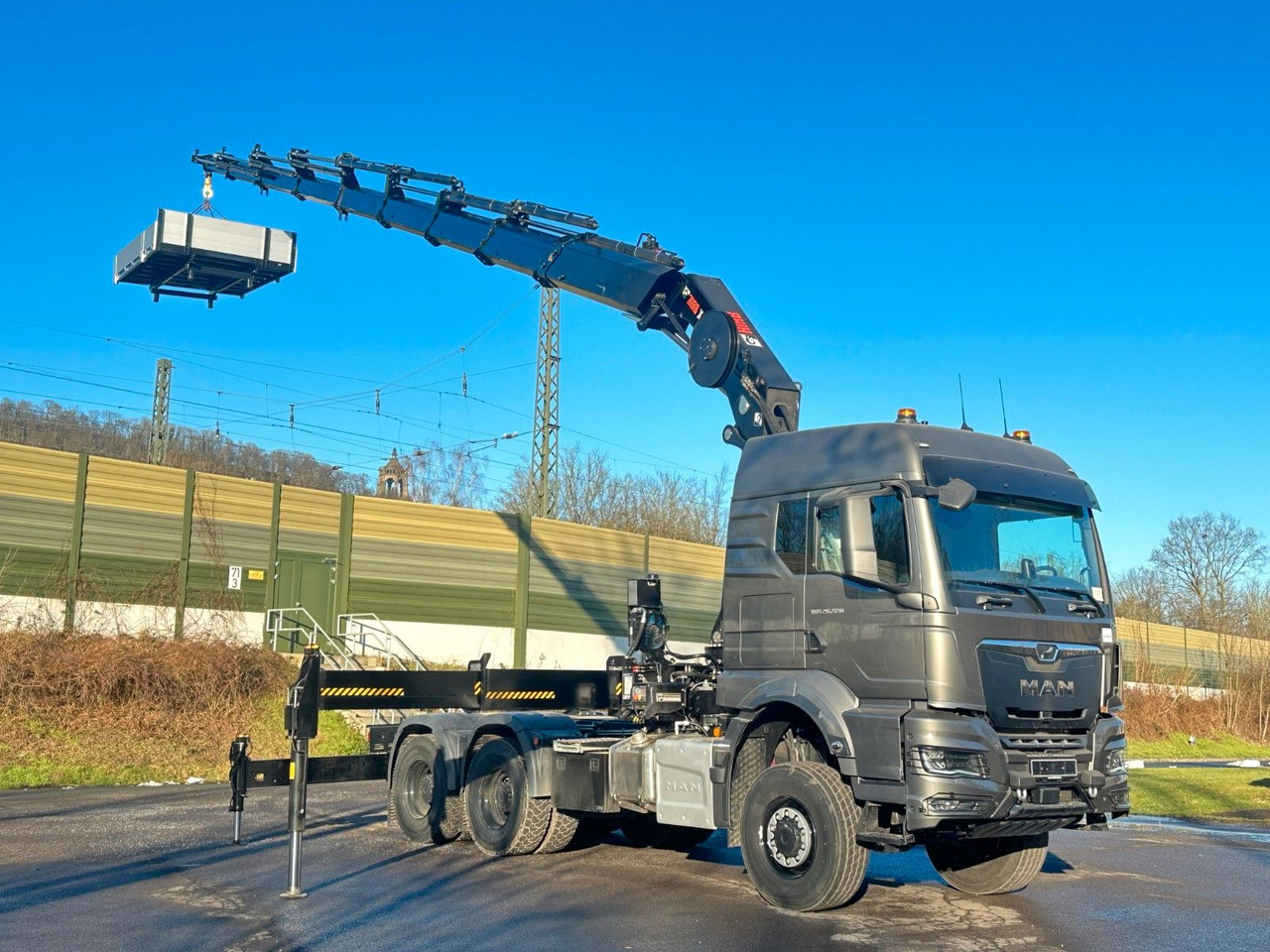 MAN TGS 26.520 6x6 Kran HIAB X-HIPRO 548E-8 - Tractor: foto 1 MAN TGS 26.520 6x6 Kran HIAB X-HIPRO 548E-8 - Tractor: foto 1