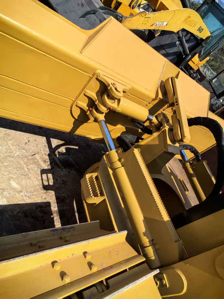 CATERPILLAR D6K - Buldôzer: foto 4 CATERPILLAR D6K - Buldôzer: foto 4