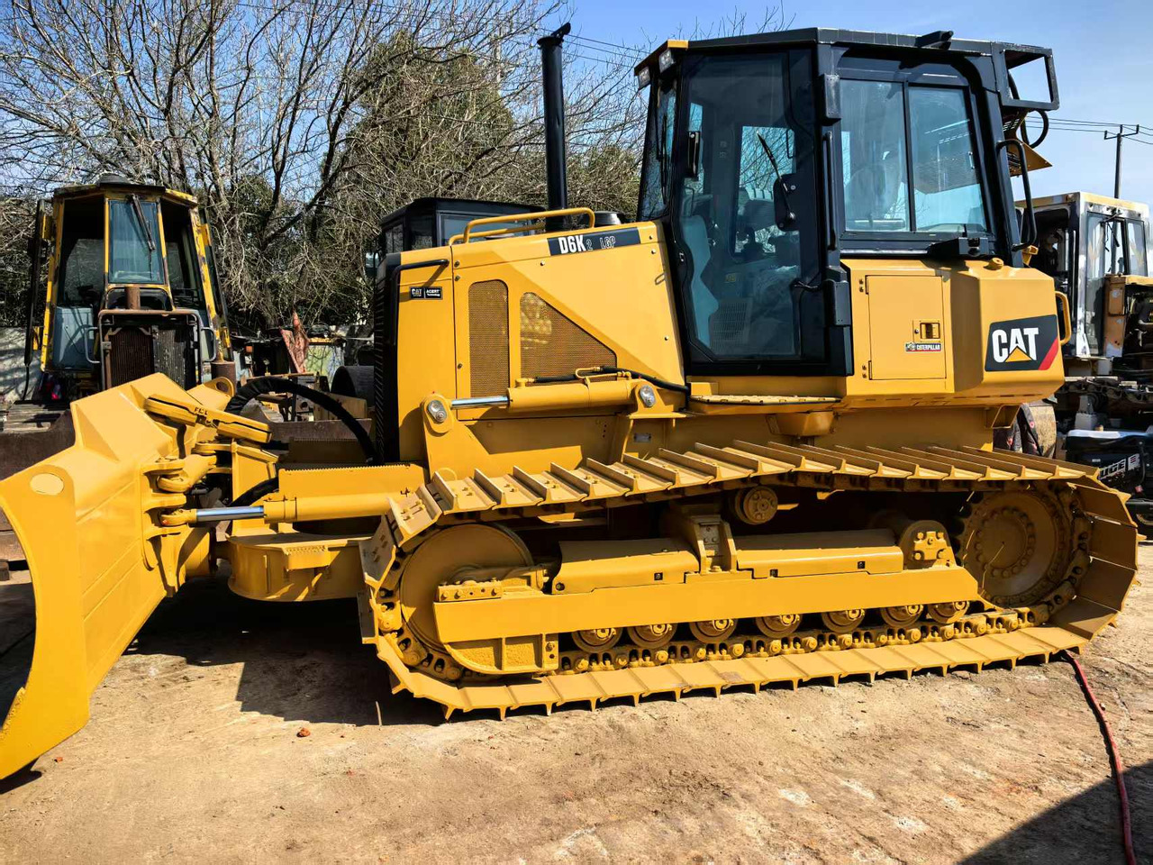 CATERPILLAR D6K - Buldôzer: foto 1 CATERPILLAR D6K - Buldôzer: foto 1