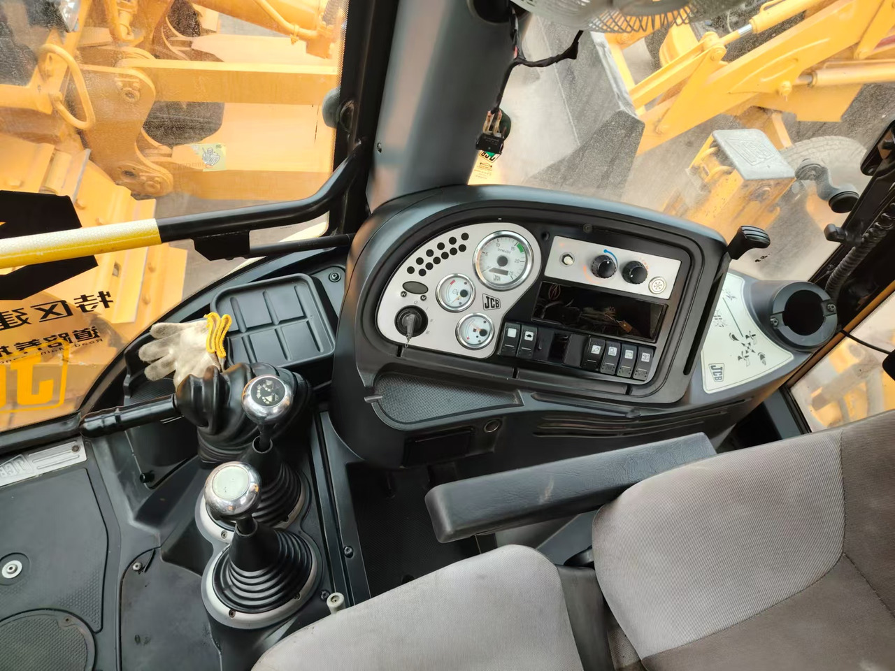 JCB 4CX - Retroescavadeira: foto 1 JCB 4CX - Retroescavadeira: foto 1