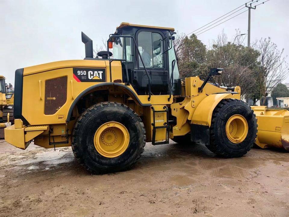 Low Price Sale! Used CAT 950GC Wheel Loader Original Front End Loader 950GC Loader in Shanghai China - Pá carregadora de rodas: foto 4 Low Price Sale! Used CAT 950GC Wheel Loader Original Front End Loader 950GC Loader in Shanghai China - Pá carregadora de rodas: foto 4
