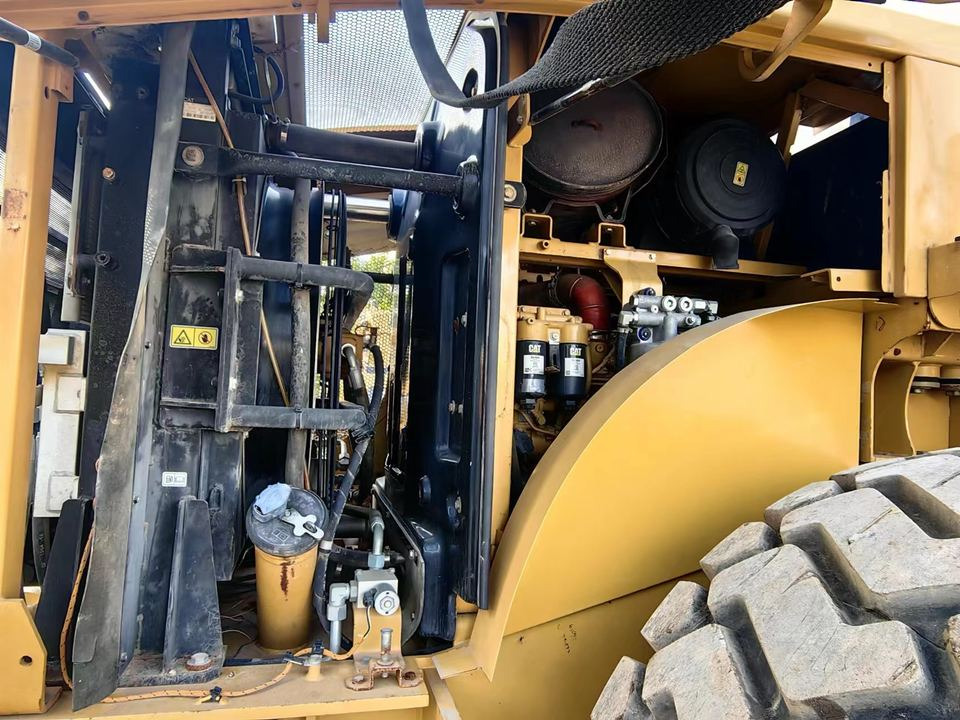Original CAT Used CAT 950GC Wheel Loader Caterpillar 950GC CAT Loader Low Service Time - Pá carregadora de rodas: foto 5 Original CAT Used CAT 950GC Wheel Loader Caterpillar 950GC CAT Loader Low Service Time - Pá carregadora de rodas: foto 5