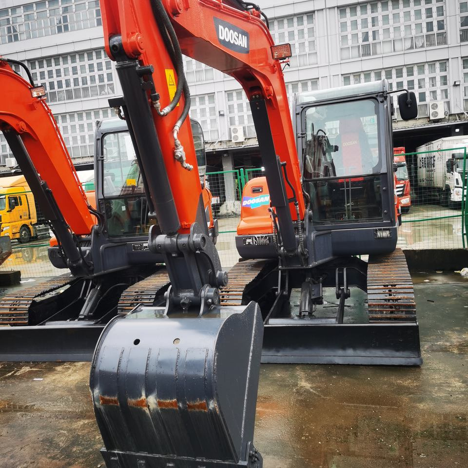 Used Original Japan Mini Shanghai Excavator Doosan DX60 Excavator 95% New Low Price High Quality Selling Doosan DX-60 Doosan 60 - Mini escavadeira: foto 1 Used Original Japan Mini Shanghai Excavator Doosan DX60 Excavator 95% New Low Price High Quality Selling Doosan DX-60 Doosan 60 - Mini escavadeira: foto 1