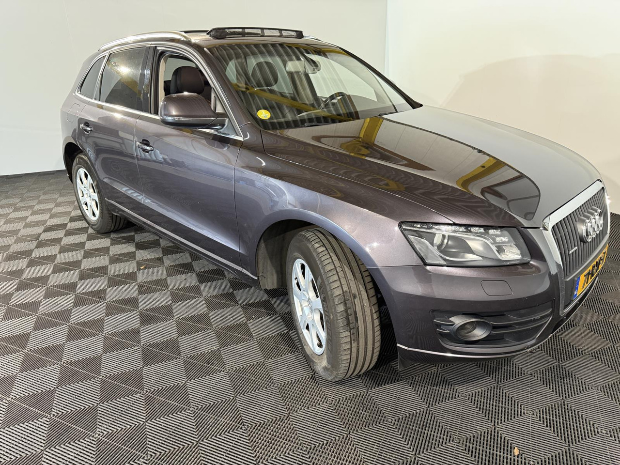 Audi Q5 2.0 TFSI Quattro | 2010 | 291.690 km | 71-RXF-7 | - SUV: foto 4 Audi Q5 2.0 TFSI Quattro | 2010 | 291.690 km | 71-RXF-7 | - SUV: foto 4
