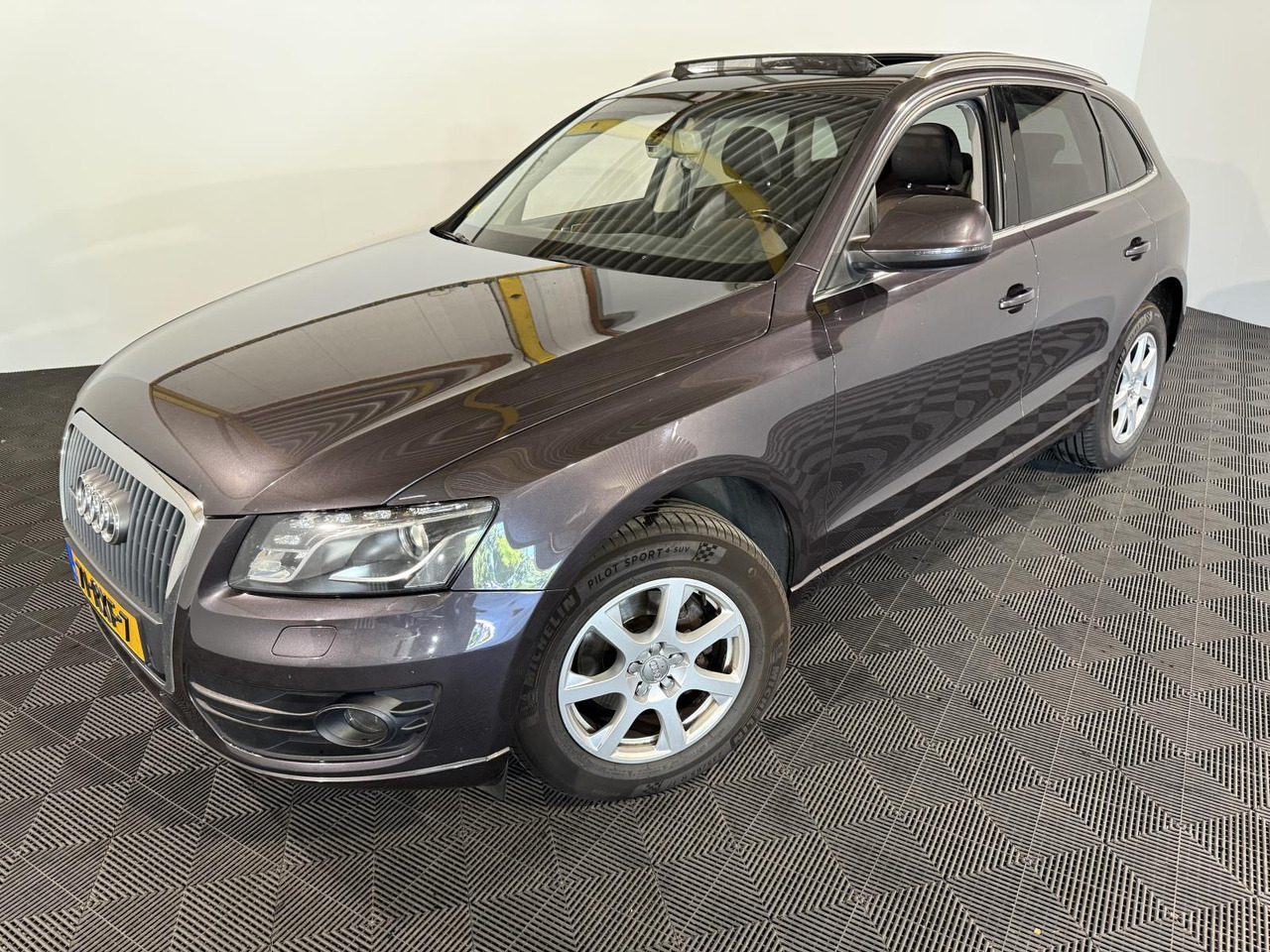 Audi Q5 2.0 TFSI Quattro | 2010 | 291.690 km | 71-RXF-7 | - SUV: foto 1 Audi Q5 2.0 TFSI Quattro | 2010 | 291.690 km | 71-RXF-7 | - SUV: foto 1