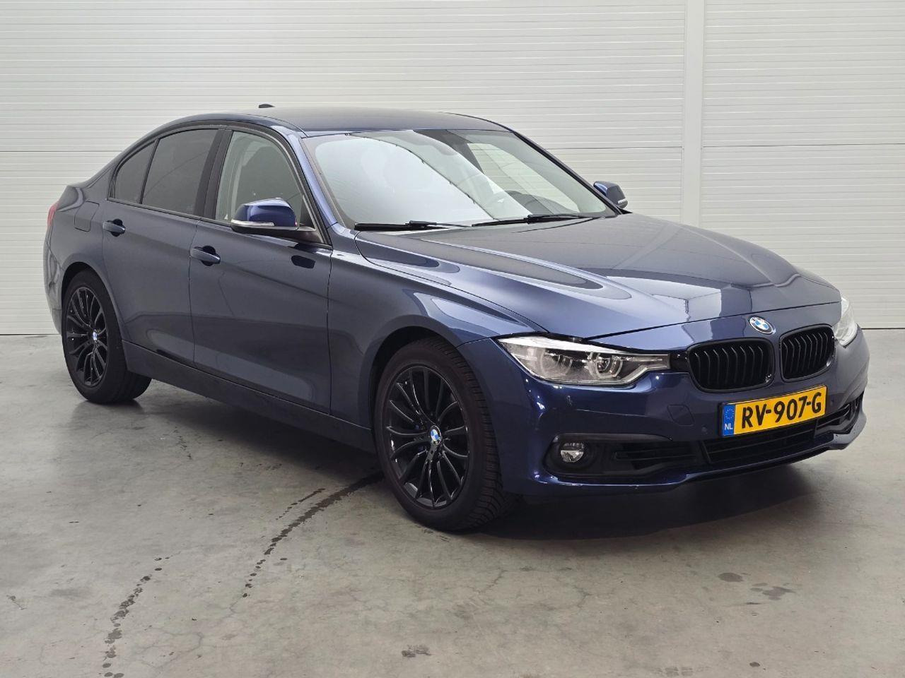 BMW 3 - serie 318i Corporate Lease Executive Automaat | 2018 | 172.029 km | RV907G | NAP: Logisch - Sedan: foto 2 BMW 3 - serie 318i Corporate Lease Executive Automaat | 2018 | 172.029 km | RV907G | NAP: Logisch - Sedan: foto 2