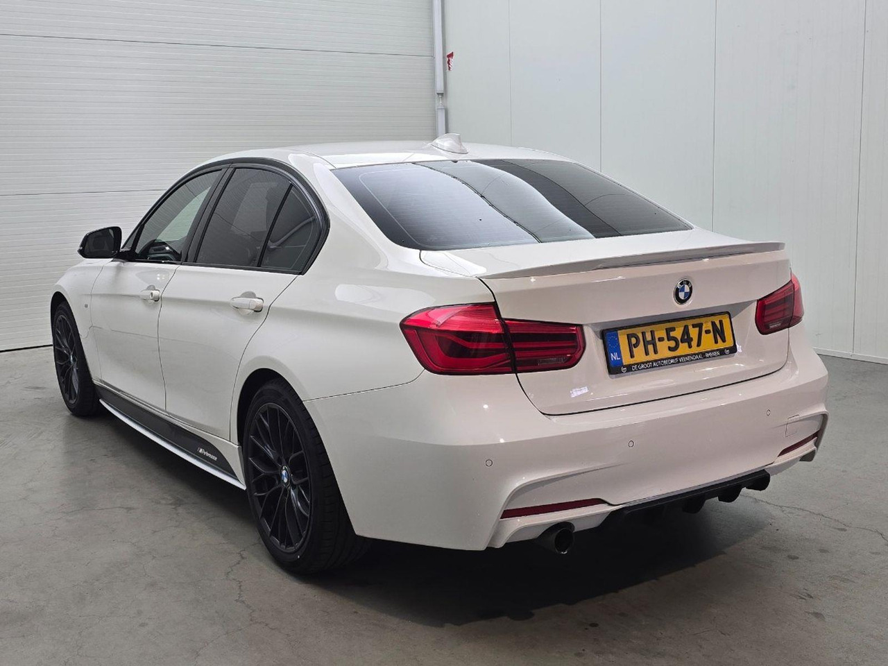 BMW 3-serie 318i High Executive | 2017 | 132.699 km | PH547N | NAP: Logisch - Sedan: foto 3 BMW 3-serie 318i High Executive | 2017 | 132.699 km | PH547N | NAP: Logisch - Sedan: foto 3