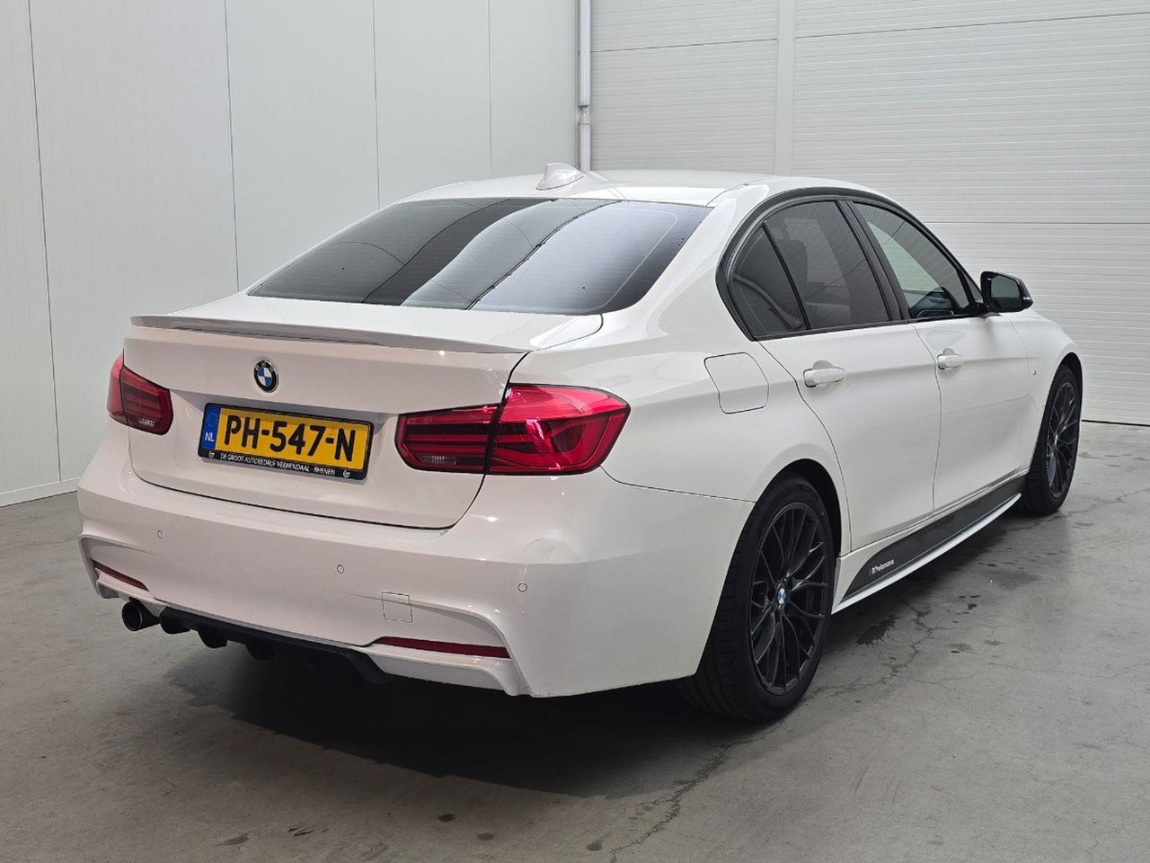 BMW 3-serie 318i High Executive | 2017 | 132.699 km | PH547N | NAP: Logisch - Sedan: foto 4 BMW 3-serie 318i High Executive | 2017 | 132.699 km | PH547N | NAP: Logisch - Sedan: foto 4