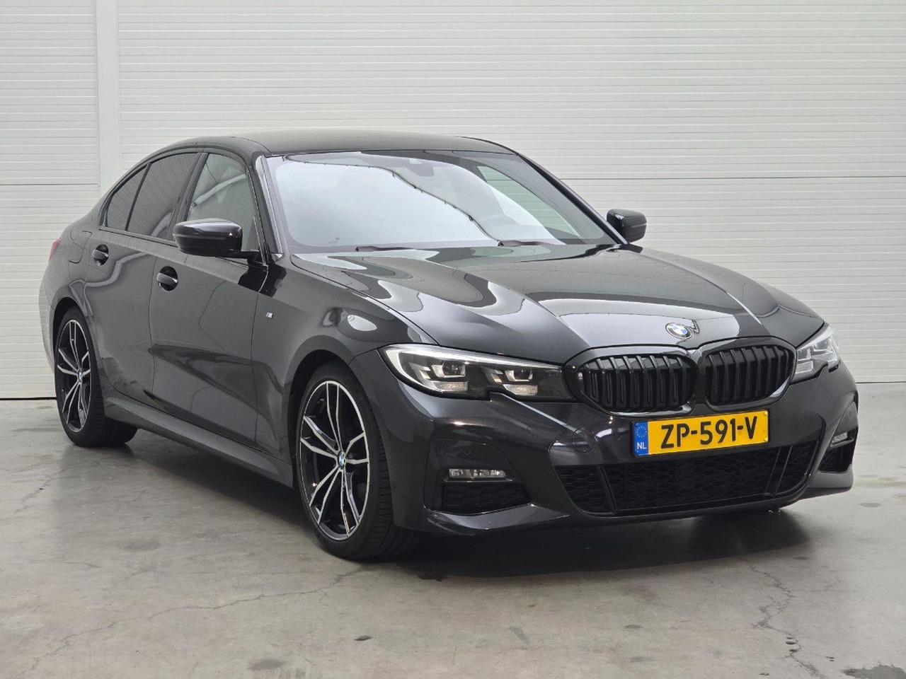 BMW 3-serie 320i Executive Edition | 2019 | 151.740 km | Automaat | ZP591V | NAP: Logisch - Sedan: foto 2 BMW 3-serie 320i Executive Edition | 2019 | 151.740 km | Automaat | ZP591V | NAP: Logisch - Sedan: foto 2