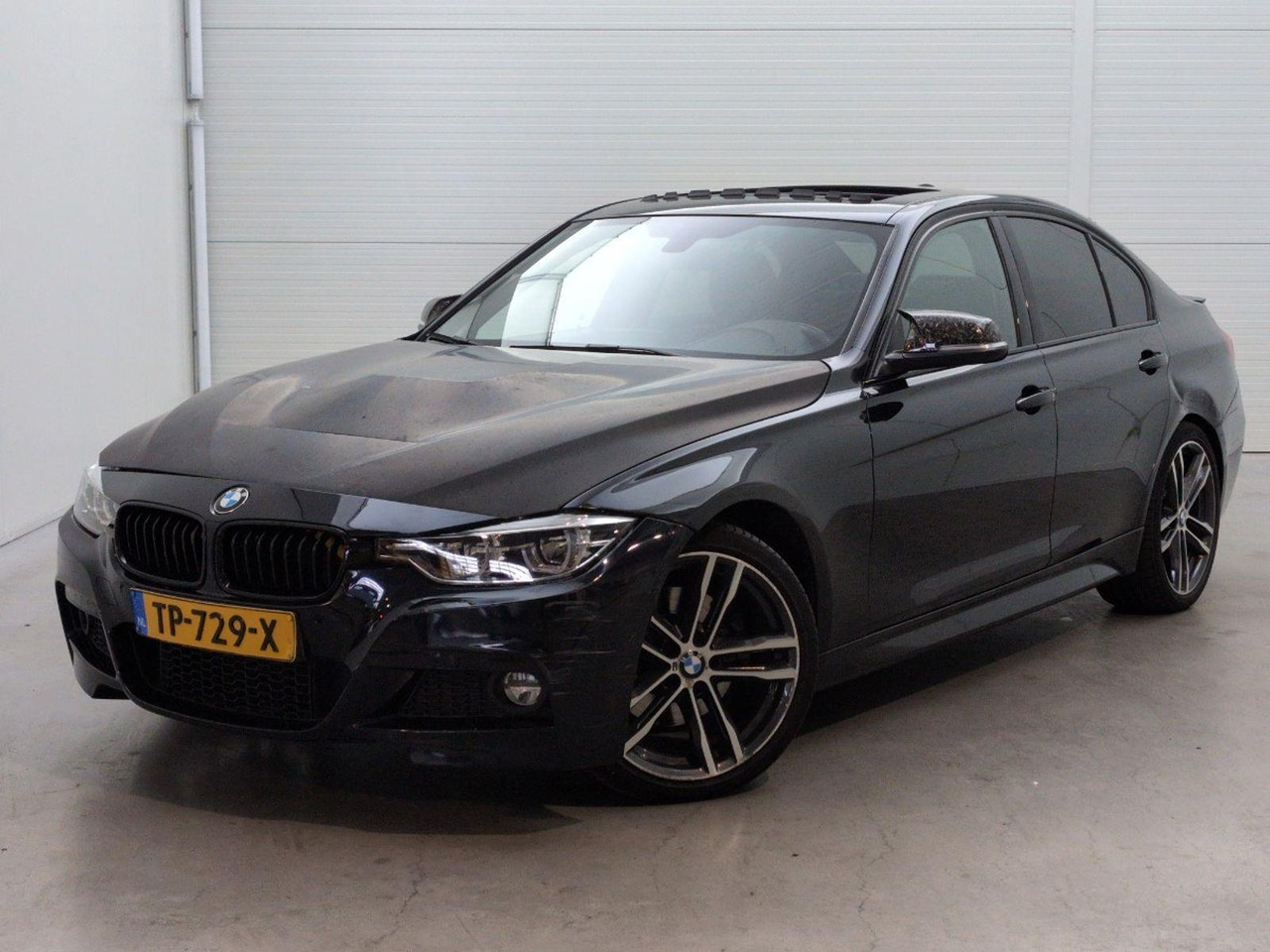 BMW 3-serie 330i Edition M Sport Shadow High Executive | 2018 | 184.569 km | Automaat | TP729X | NAP: Logisch - Sedan: foto 1 BMW 3-serie 330i Edition M Sport Shadow High Executive | 2018 | 184.569 km | Automaat | TP729X | NAP: Logisch - Sedan: foto 1