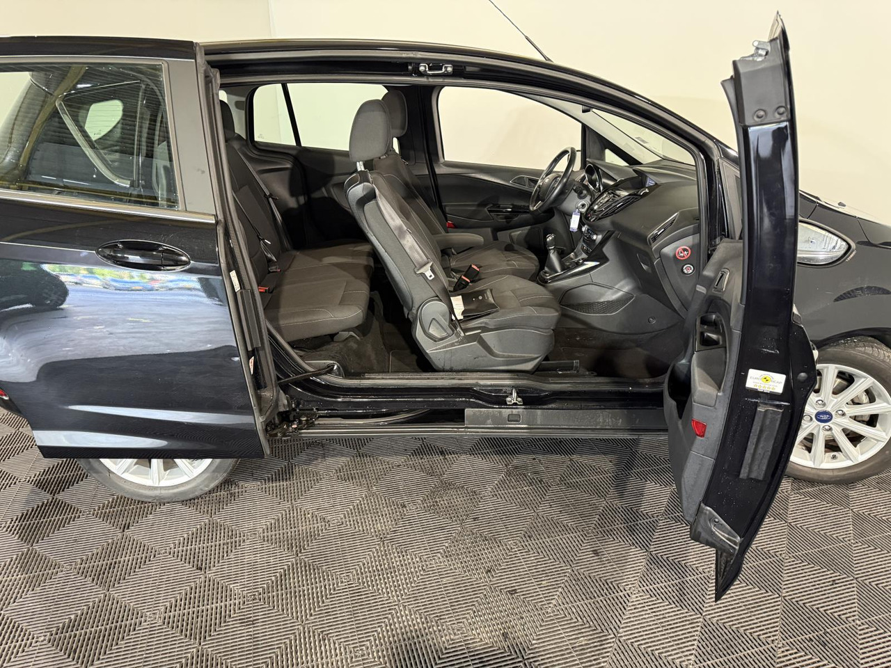 Ford | B-Max | 1.0 EcoBoost Titanium | 2015 | 149.480 km | GV907T | Logisch - Automóvel: foto 4 Ford | B-Max | 1.0 EcoBoost Titanium | 2015 | 149.480 km | GV907T | Logisch - Automóvel: foto 4