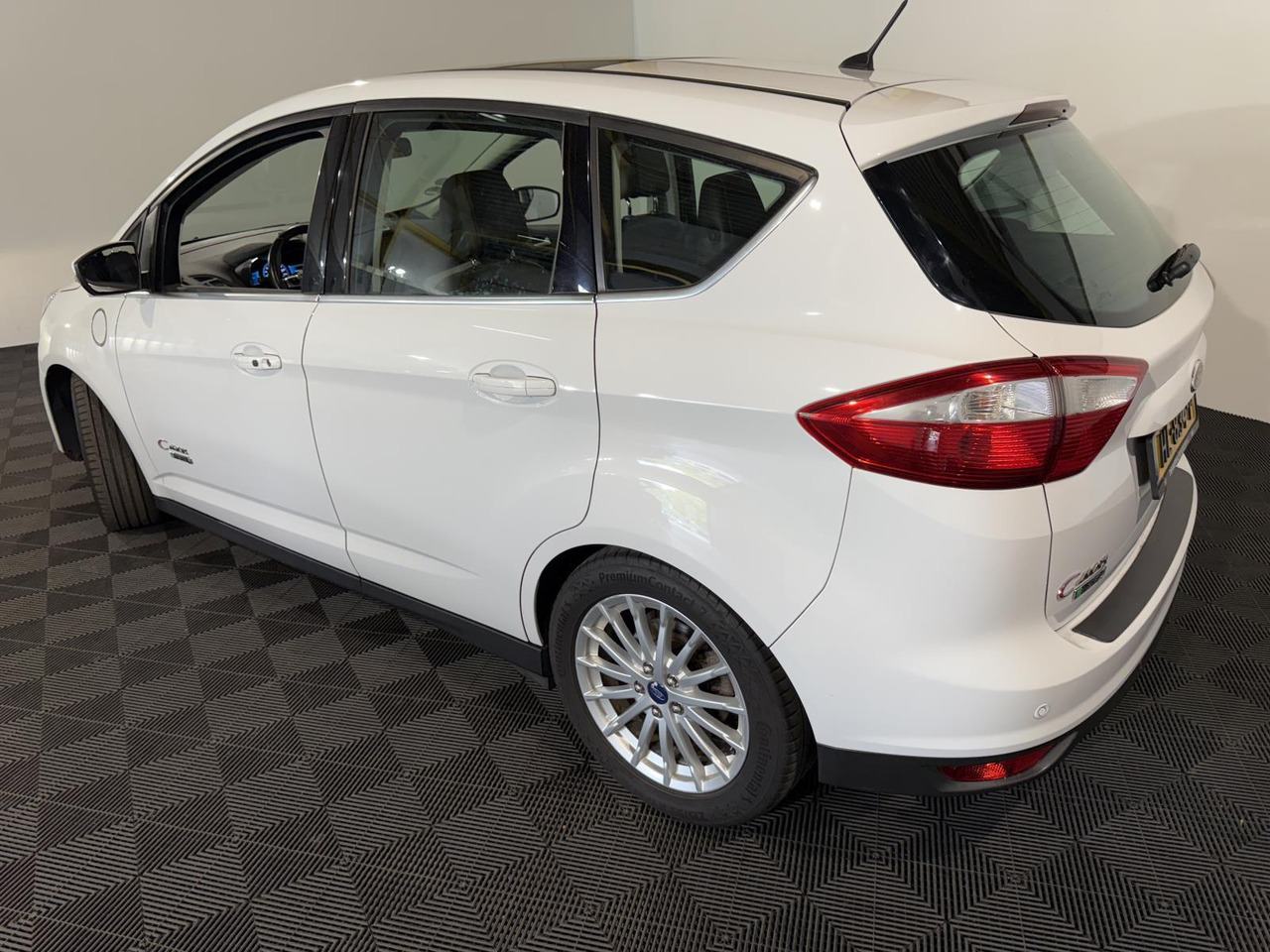 Ford C-Max 2.0 Plug-in Hybrid Titanium Plus | HL-834-P - Automóvel: foto 3 Ford C-Max 2.0 Plug-in Hybrid Titanium Plus | HL-834-P - Automóvel: foto 3