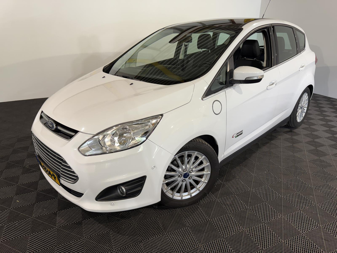 Ford C-Max 2.0 Plug-in Hybrid Titanium Plus | HL-834-P - Automóvel: foto 1 Ford C-Max 2.0 Plug-in Hybrid Titanium Plus | HL-834-P - Automóvel: foto 1