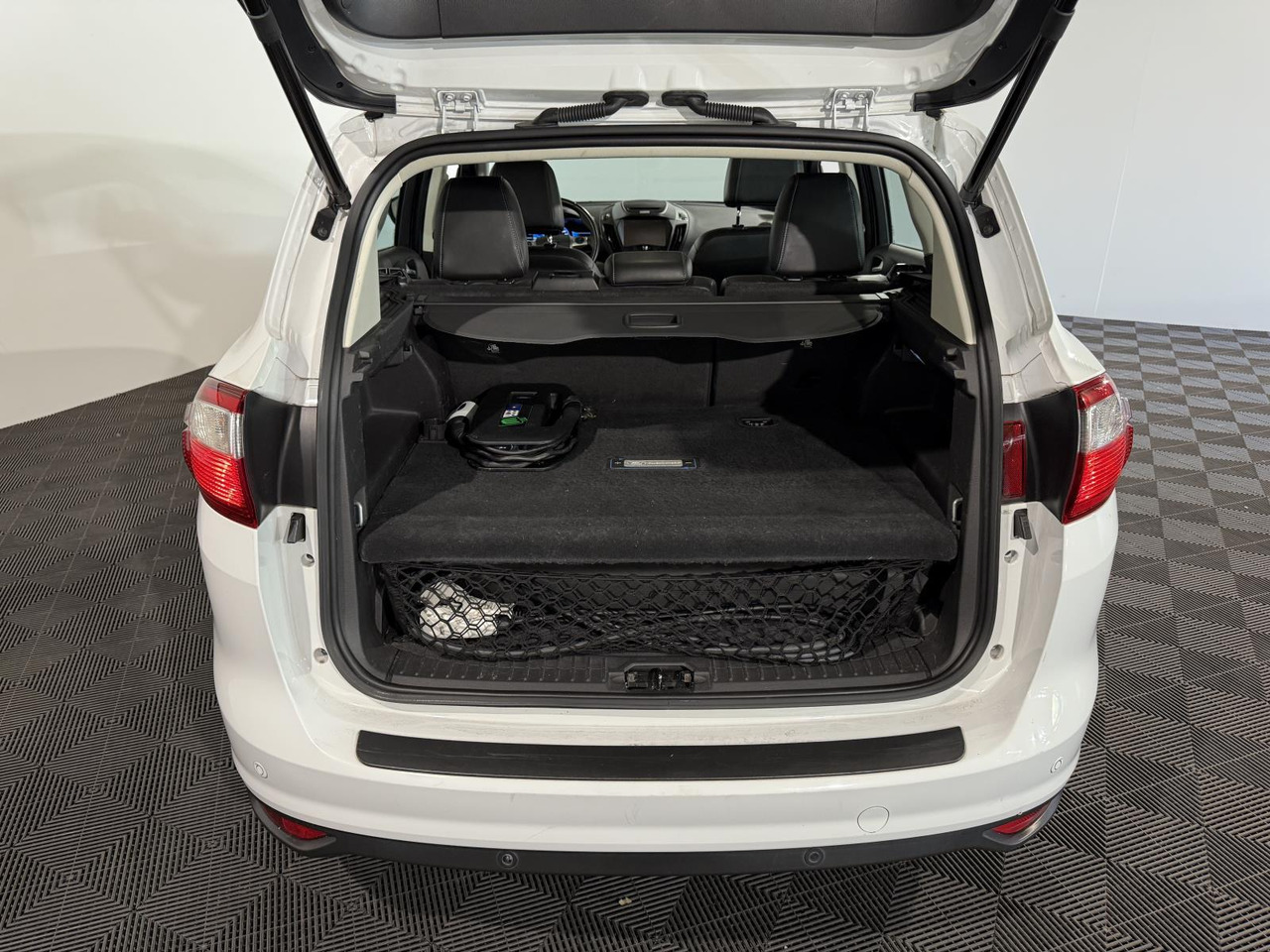 Ford C-Max 2.0 Plug-in Hybrid Titanium Plus | HL-834-P - Automóvel: foto 4 Ford C-Max 2.0 Plug-in Hybrid Titanium Plus | HL-834-P - Automóvel: foto 4