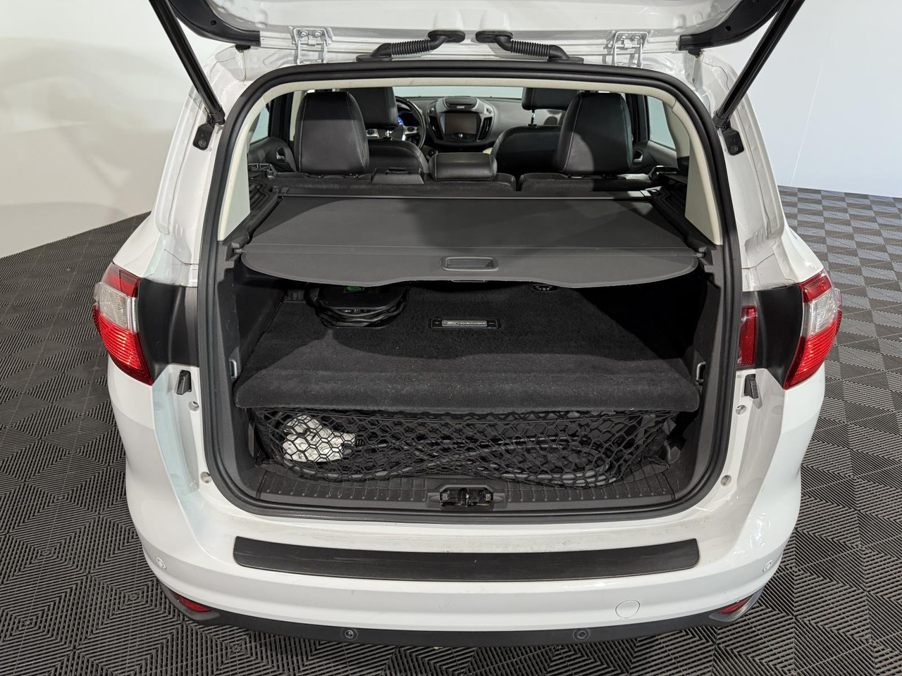 Ford C-Max 2.0 Plug-in Hybrid Titanium Plus | HL-834-P - Automóvel: foto 5 Ford C-Max 2.0 Plug-in Hybrid Titanium Plus | HL-834-P - Automóvel: foto 5