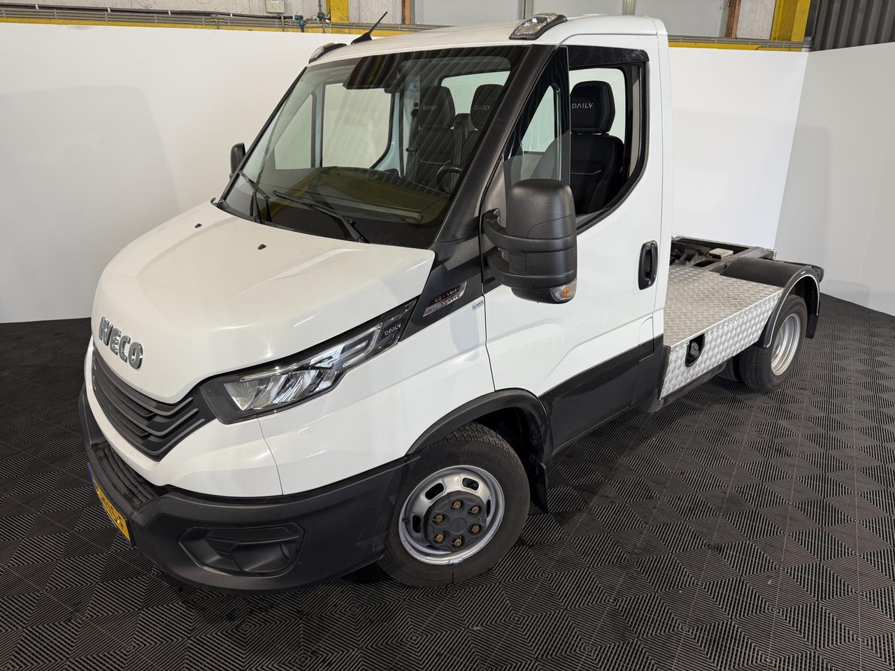 Iveco 40C18 Daily VSH-15-F 201.901 km - Camião tractor BE: foto 1 Iveco 40C18 Daily VSH-15-F 201.901 km - Camião tractor BE: foto 1