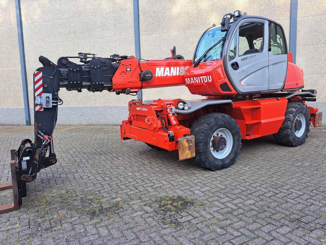 Manitou MRT 2150+ Privilege All-Terrain Roterende Verreiker (2015) - Empilhador telescópico: foto 2 Manitou MRT 2150+ Privilege All-Terrain Roterende Verreiker (2015) - Empilhador telescópico: foto 2