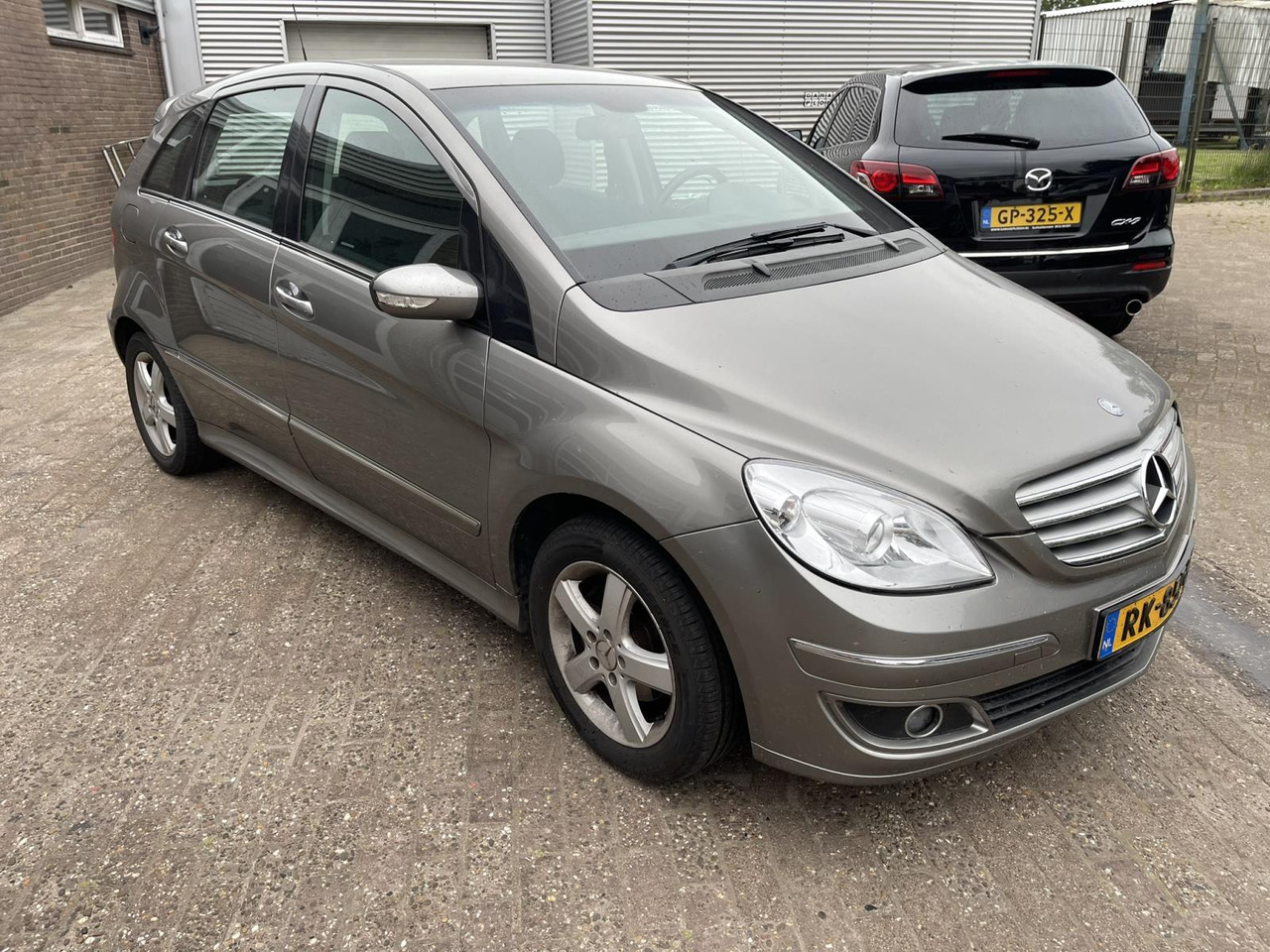 Mercedes-Benz B-Klasse 170 Business Class | 2005 | 217.372 km | RK-857-B - Automóvel: foto 5 Mercedes-Benz B-Klasse 170 Business Class | 2005 | 217.372 km | RK-857-B - Automóvel: foto 5