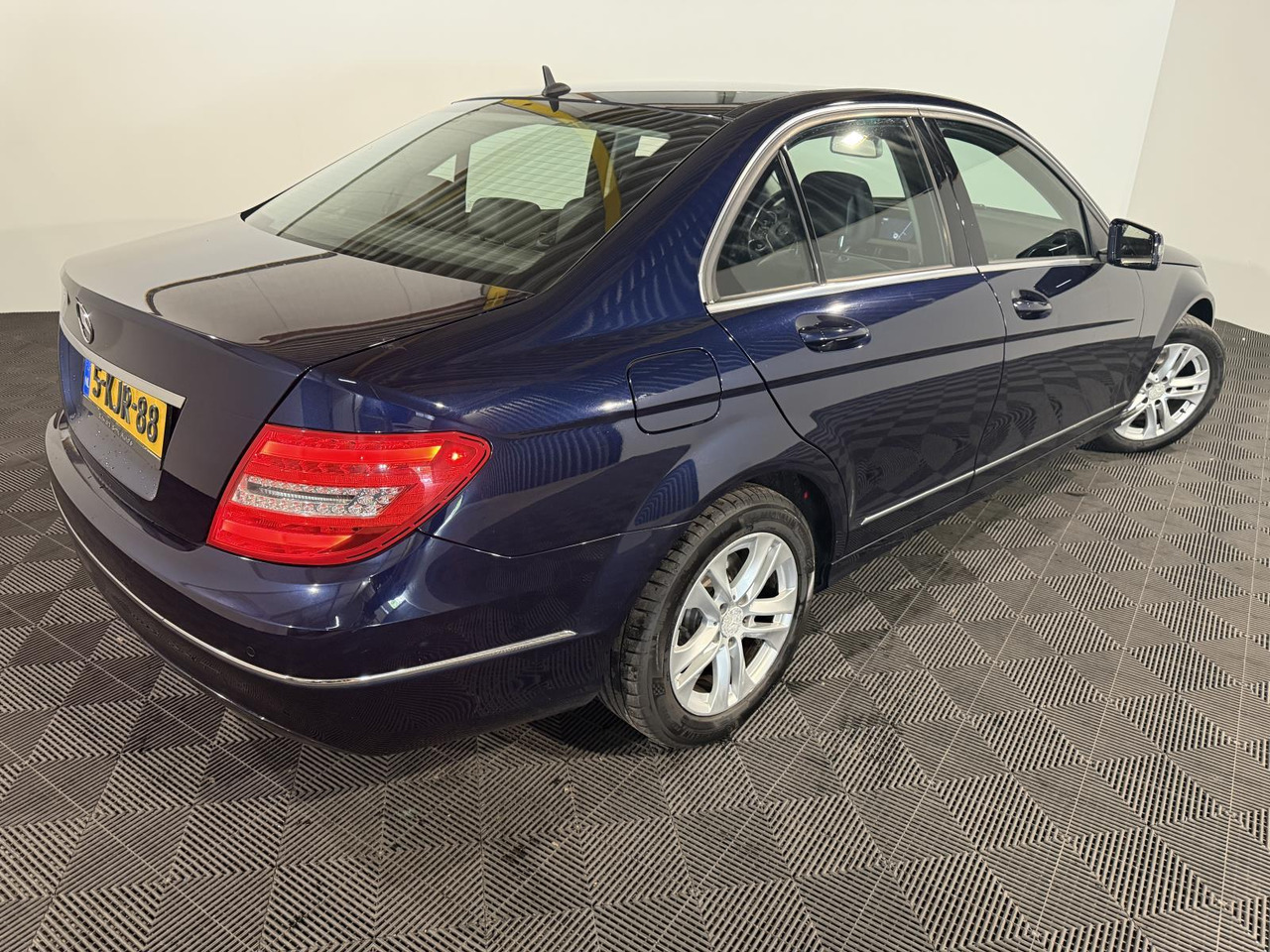 Mercedes-Benz C-klasse 220 CDI BlueEFFICIENCY Edition Avantgarde | 2013 | 348.866 km | 5-KJR-88 - Sedan: foto 3 Mercedes-Benz C-klasse 220 CDI BlueEFFICIENCY Edition Avantgarde | 2013 | 348.866 km | 5-KJR-88 - Sedan: foto 3