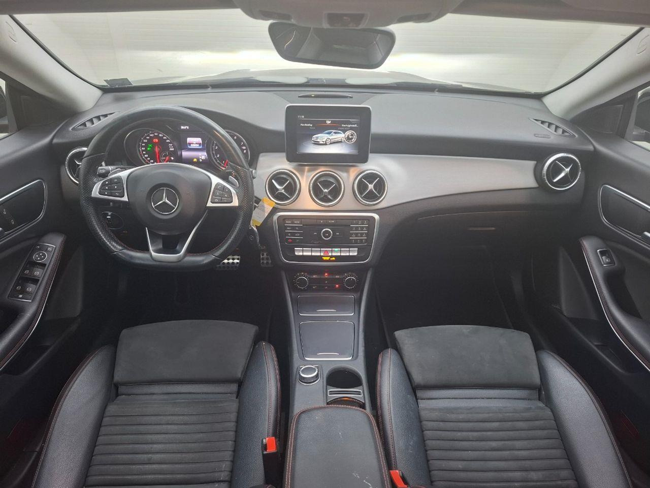 Mercedes - Benz CLA - klasse Shooting Brake 180 Ambition | 2016 | 228.924 km | KN195D | NAP: Logisch - Automóvel: foto 5 Mercedes - Benz CLA - klasse Shooting Brake 180 Ambition | 2016 | 228.924 km | KN195D | NAP: Logisch - Automóvel: foto 5