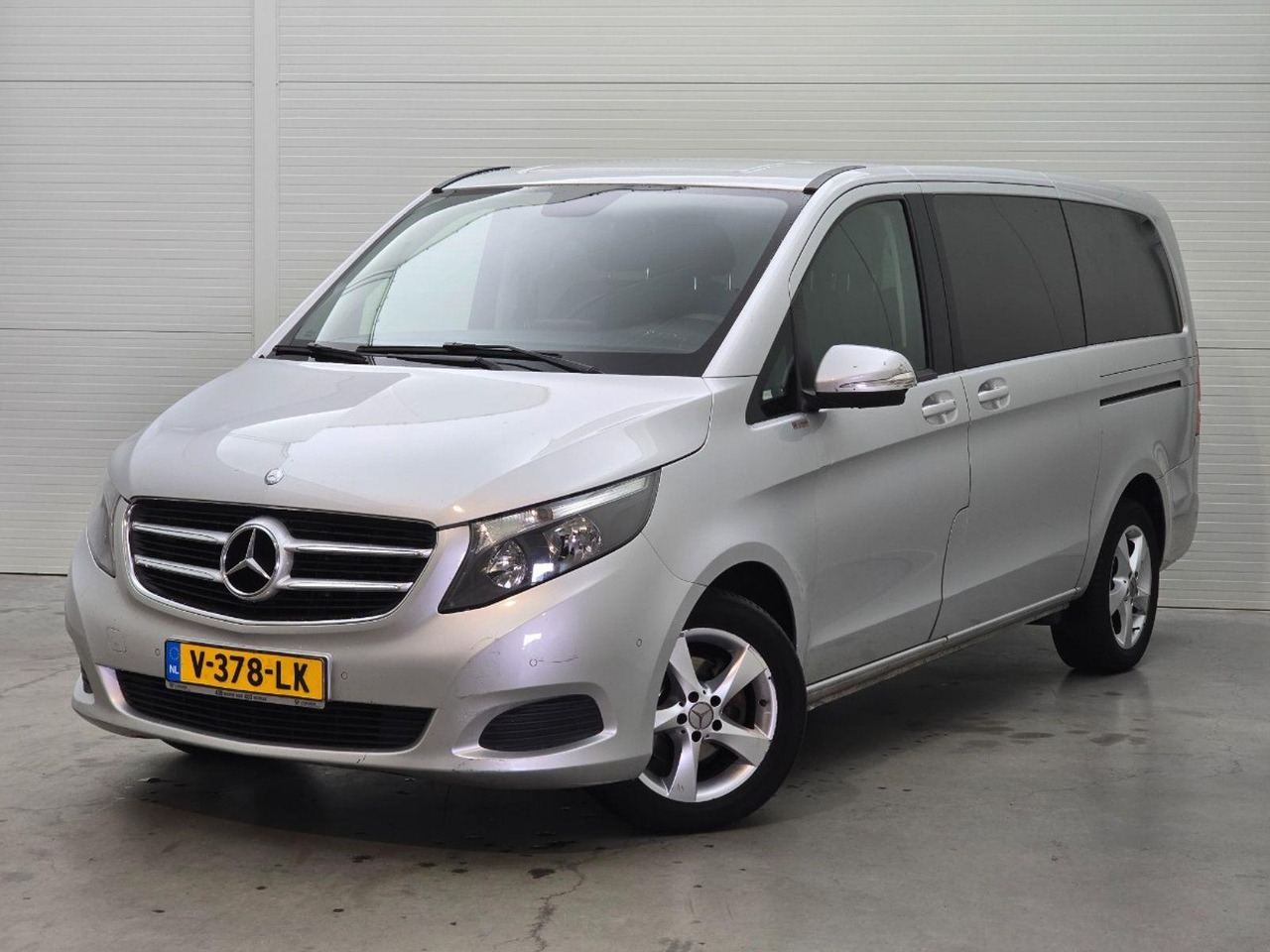 Mercedes-Benz V-klasse 220d Lang DC | 2016 | 319.567 km | Automaat | V378LK | NAP: Geen oordeel - Carrinha cabine dupla: foto 1 Mercedes-Benz V-klasse 220d Lang DC | 2016 | 319.567 km | Automaat | V378LK | NAP: Geen oordeel - Carrinha cabine dupla: foto 1