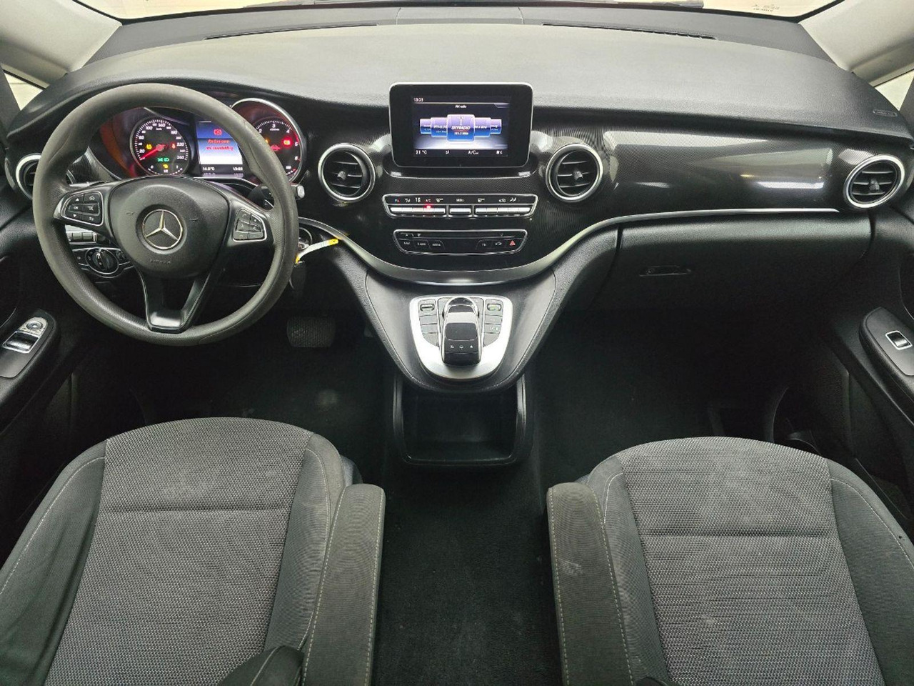 Mercedes-Benz V-klasse 220d Lang DC | 2016 | 319.567 km | Automaat | V378LK | NAP: Geen oordeel - Carrinha cabine dupla: foto 5 Mercedes-Benz V-klasse 220d Lang DC | 2016 | 319.567 km | Automaat | V378LK | NAP: Geen oordeel - Carrinha cabine dupla: foto 5