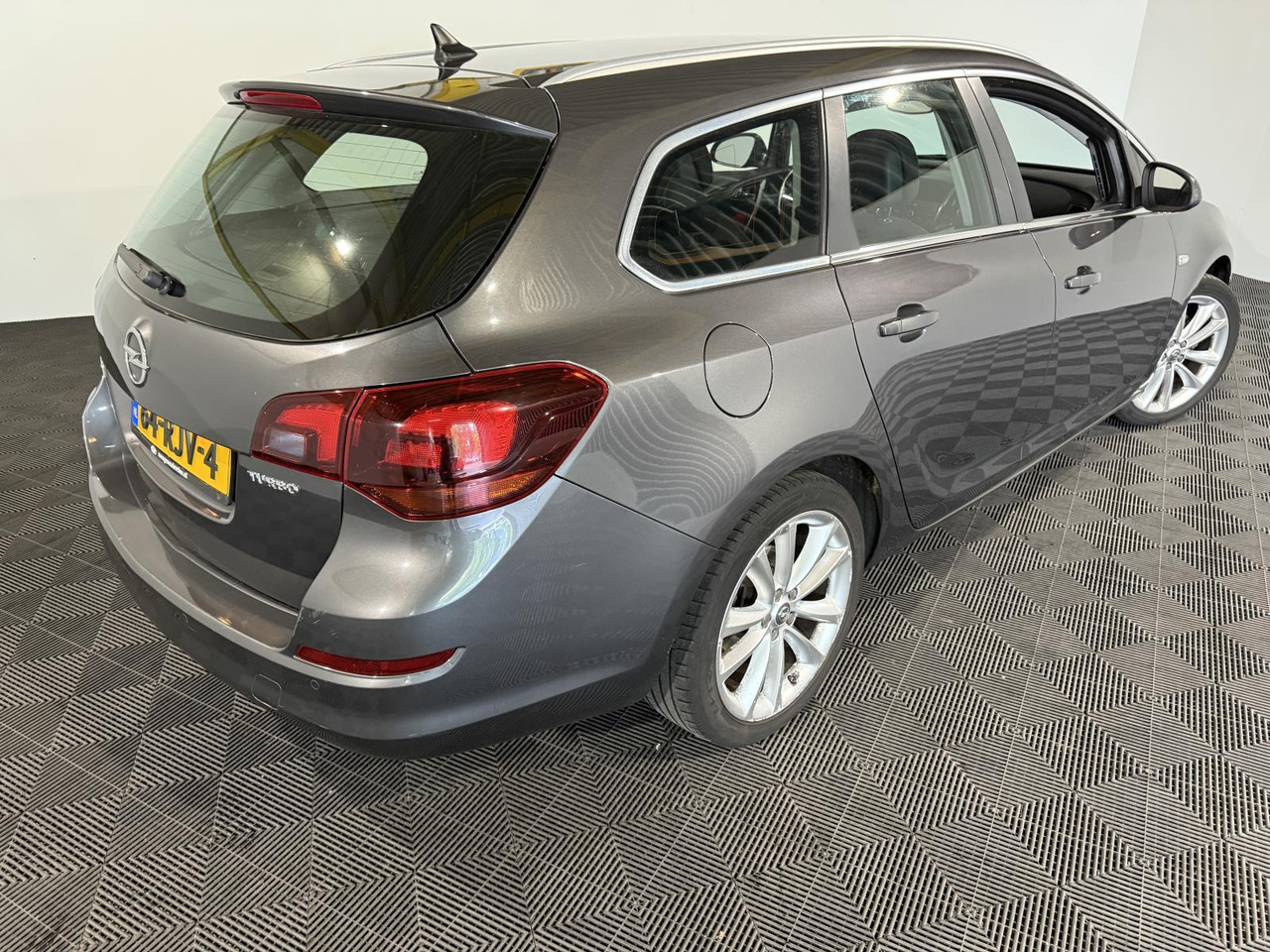 Opel Astra Sports Tourer 1.4 Turbo Cosmo 64-RJV-4 - Automóvel: foto 5 Opel Astra Sports Tourer 1.4 Turbo Cosmo 64-RJV-4 - Automóvel: foto 5