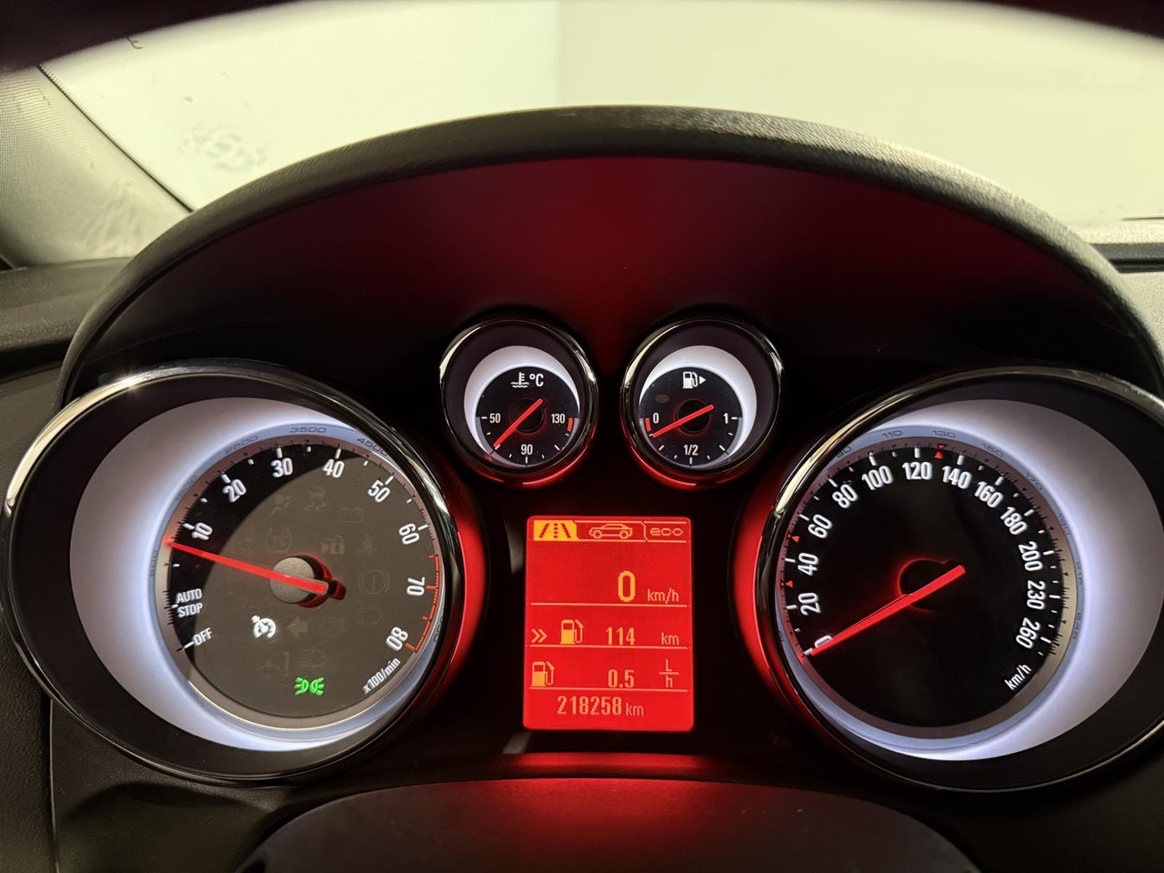 Opel | Astra Sports Tourer | 1.4 Turbo Sport + | 2015 | 218.258 km | HG259B | Logisch - Automóvel: foto 4 Opel | Astra Sports Tourer | 1.4 Turbo Sport + | 2015 | 218.258 km | HG259B | Logisch - Automóvel: foto 4