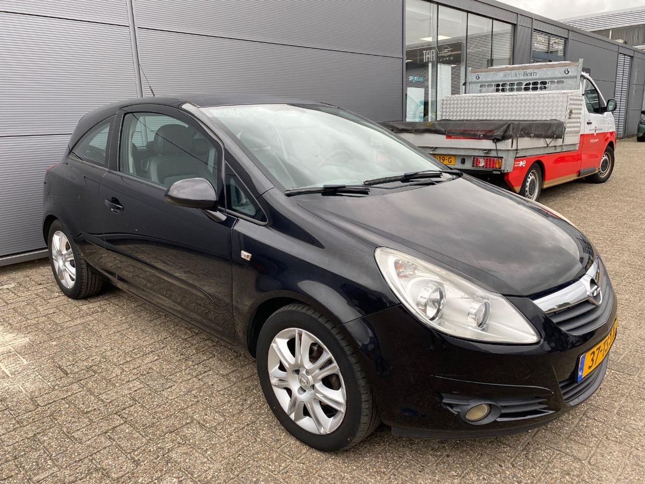 Opel Corsa 1.4 - 16V Cosmo | 2007 | 182.361 km | Automaat | 37TSJX | NAP: Logisch - Hatchback: foto 2 Opel Corsa 1.4 - 16V Cosmo | 2007 | 182.361 km | Automaat | 37TSJX | NAP: Logisch - Hatchback: foto 2