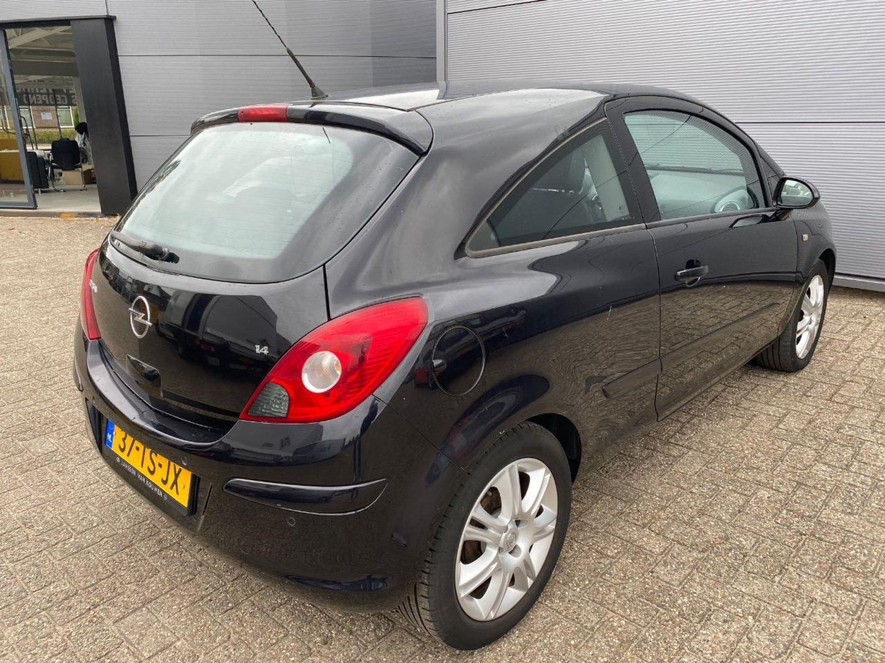 Opel Corsa 1.4 - 16V Cosmo | 2007 | 182.361 km | Automaat | 37TSJX | NAP: Logisch - Hatchback: foto 4 Opel Corsa 1.4 - 16V Cosmo | 2007 | 182.361 km | Automaat | 37TSJX | NAP: Logisch - Hatchback: foto 4
