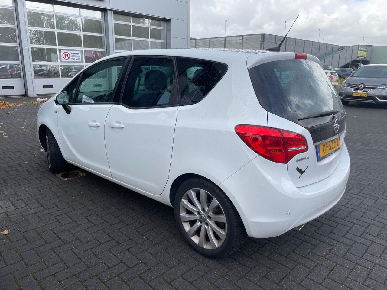 Opel Meriva 1.4 Turbo Cosmo | 2011 | 254.022 km | 01SZZ2 | NAP: Logisch - Automóvel: foto 3 Opel Meriva 1.4 Turbo Cosmo | 2011 | 254.022 km | 01SZZ2 | NAP: Logisch - Automóvel: foto 3