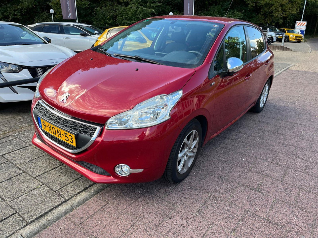 Peugeot 208 1.2 VTi Style | 2014 | 93.815 km | 9XDN53 | NAP: Logisch - Hatchback: foto 1 Peugeot 208 1.2 VTi Style | 2014 | 93.815 km | 9XDN53 | NAP: Logisch - Hatchback: foto 1