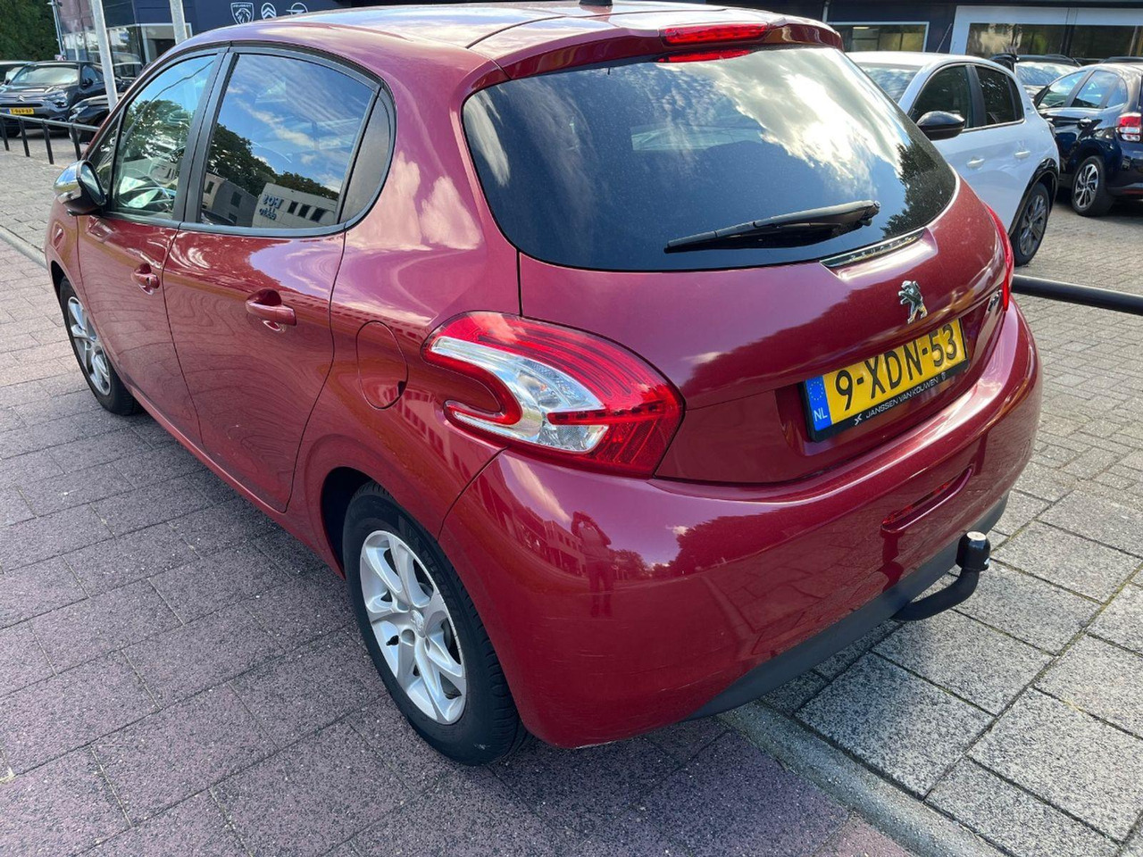 Peugeot 208 1.2 VTi Style | 2014 | 93.815 km | 9XDN53 | NAP: Logisch - Hatchback: foto 3 Peugeot 208 1.2 VTi Style | 2014 | 93.815 km | 9XDN53 | NAP: Logisch - Hatchback: foto 3