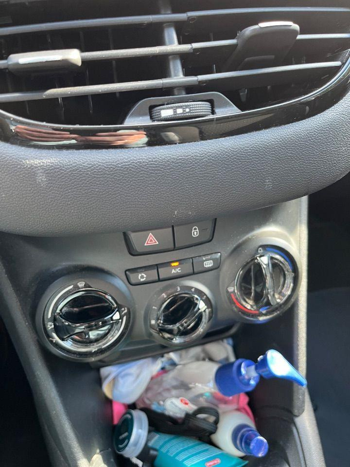 Peugeot 208 1.2 VTi Style | 2014 | 93.815 km | 9XDN53 | NAP: Logisch - Hatchback: foto 5 Peugeot 208 1.2 VTi Style | 2014 | 93.815 km | 9XDN53 | NAP: Logisch - Hatchback: foto 5