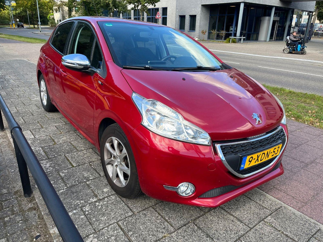 Peugeot 208 1.2 VTi Style | 2014 | 93.815 km | 9XDN53 | NAP: Logisch - Hatchback: foto 2 Peugeot 208 1.2 VTi Style | 2014 | 93.815 km | 9XDN53 | NAP: Logisch - Hatchback: foto 2