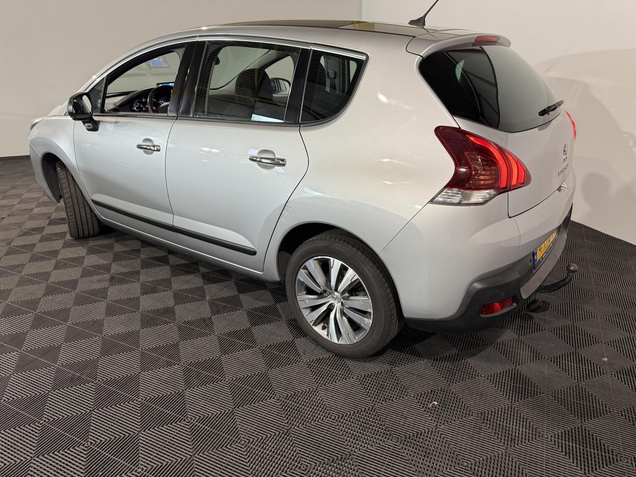 Peugeot 3008 1.6 THP Active | 2014 | 199.032 km | 4-TTB-70 - SUV: foto 2 Peugeot 3008 1.6 THP Active | 2014 | 199.032 km | 4-TTB-70 - SUV: foto 2