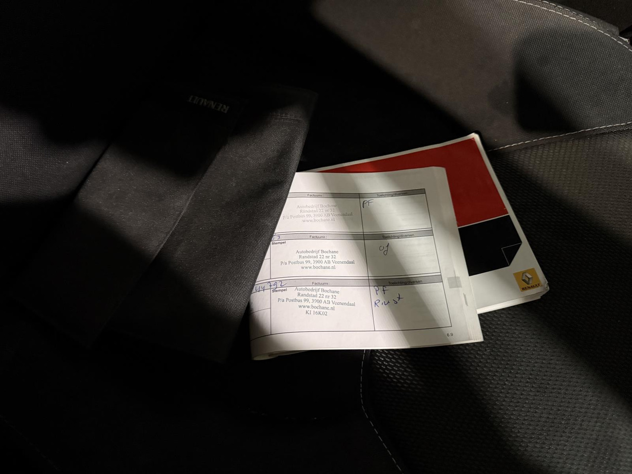 Renault | Clio Estate | 0.9 TCe Night&Day | 2014 | 176.858 km | 3ZBH50 | Logisch - Automóvel: foto 5 Renault | Clio Estate | 0.9 TCe Night&Day | 2014 | 176.858 km | 3ZBH50 | Logisch - Automóvel: foto 5