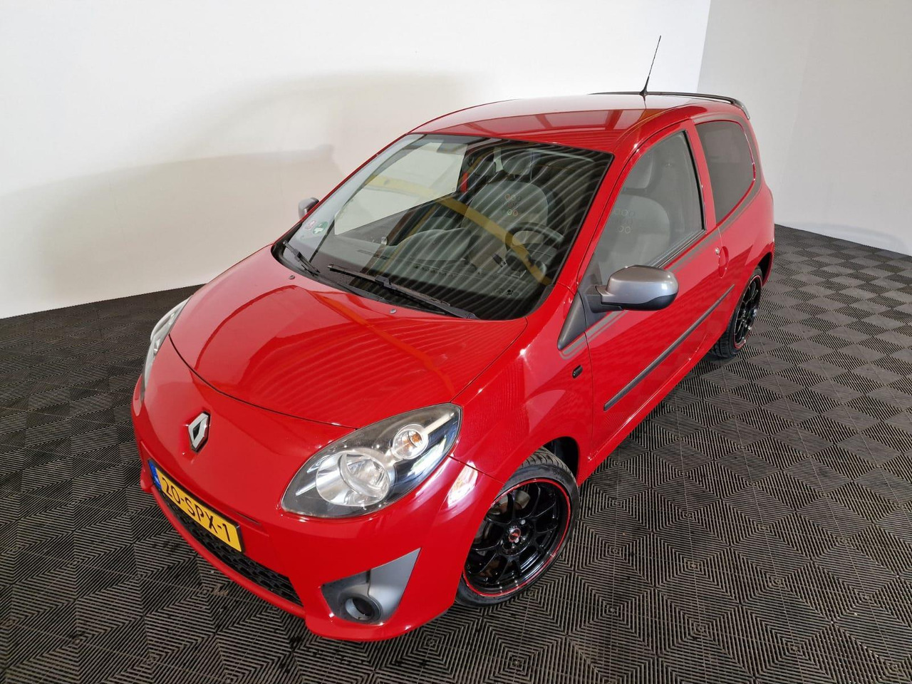 Renault Twingo 1.2-16V Collection 20-SPX-1 149.179 km - Automóvel: foto 1 Renault Twingo 1.2-16V Collection 20-SPX-1 149.179 km - Automóvel: foto 1