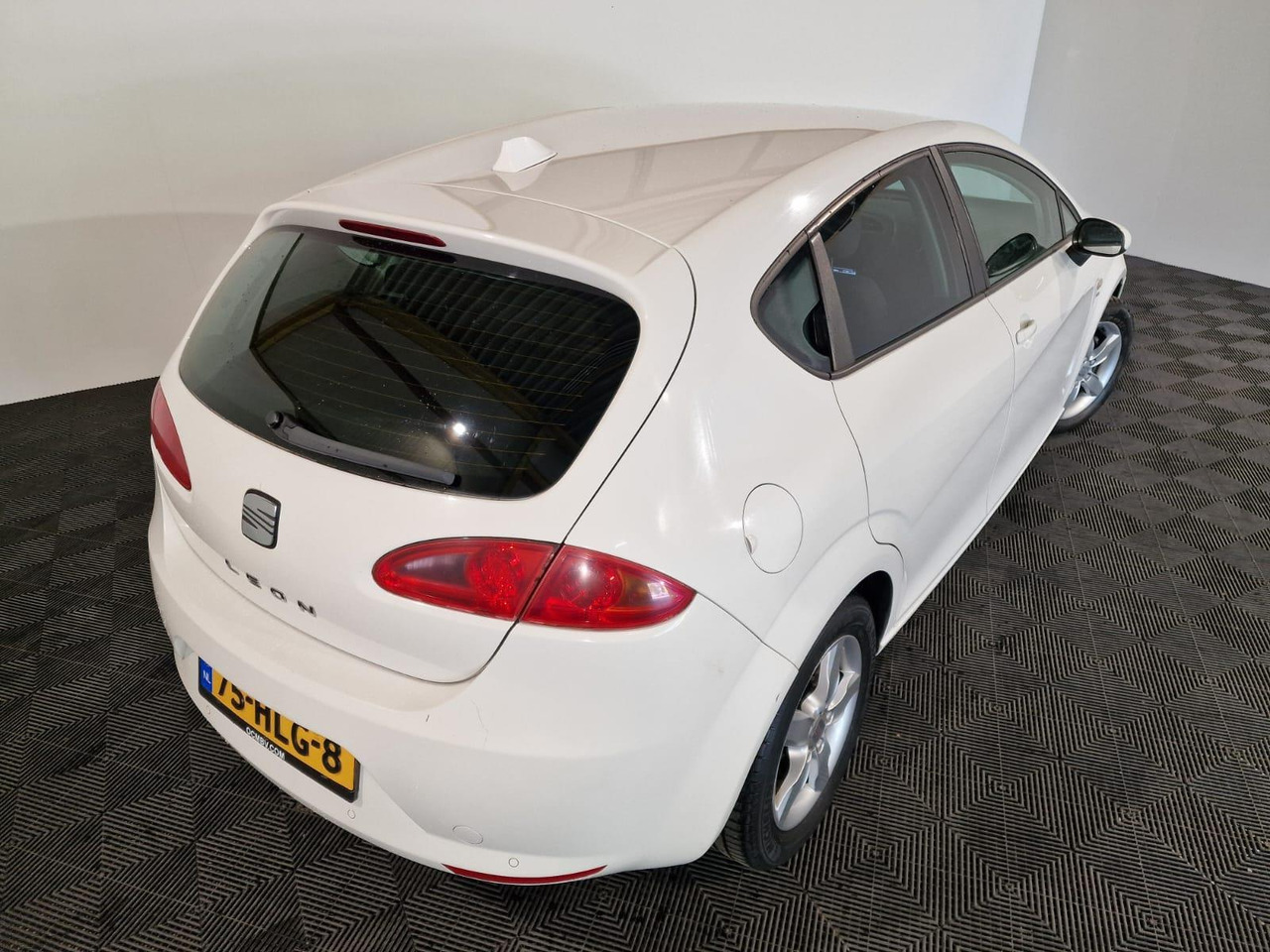 SEAT Leon 1.4 TSI Business Style 75-HLG-8 - Automóvel: foto 4 SEAT Leon 1.4 TSI Business Style 75-HLG-8 - Automóvel: foto 4